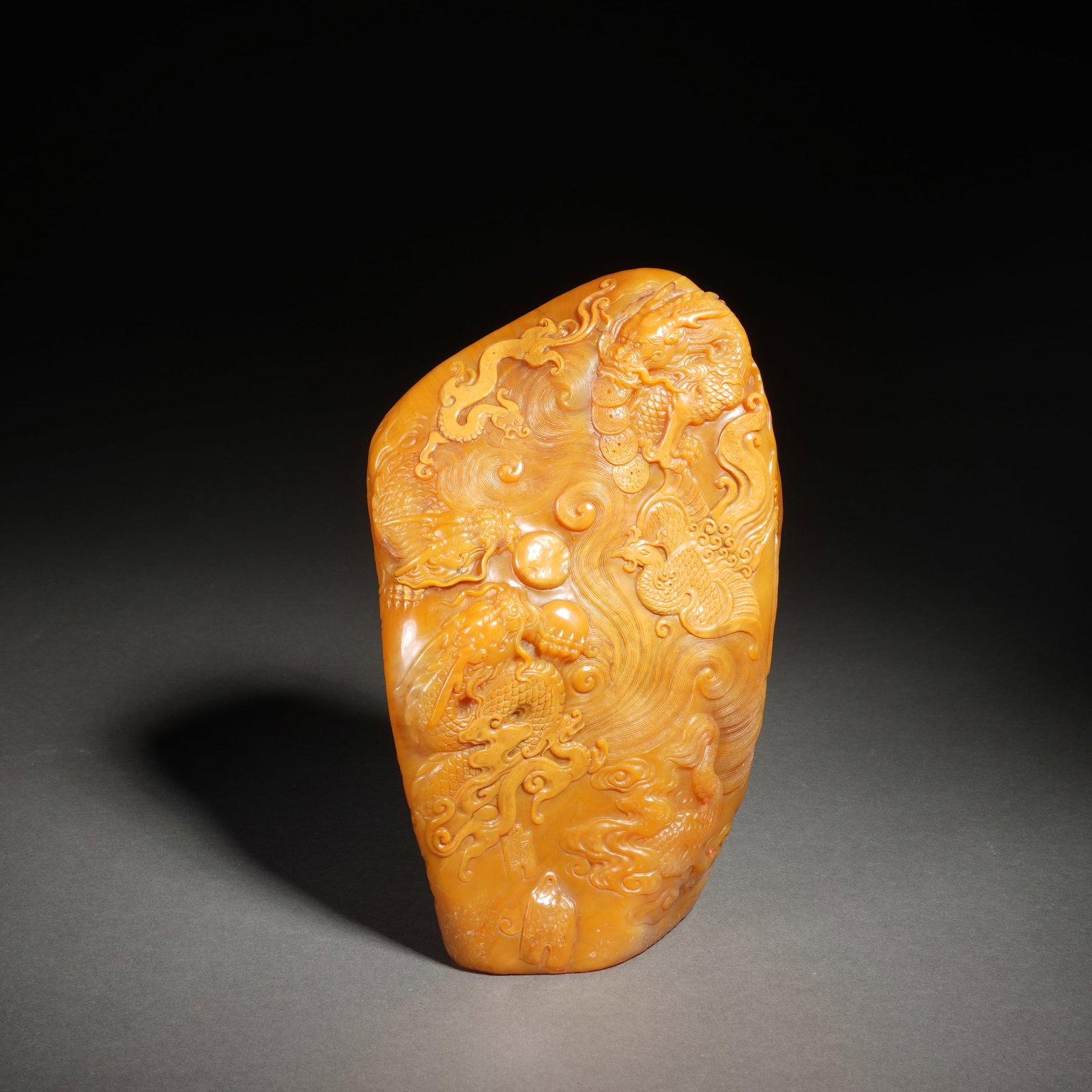 An Exquisite Tianhuang Stone Seal With Dragon And Phoenix Patterns (1 of 9)