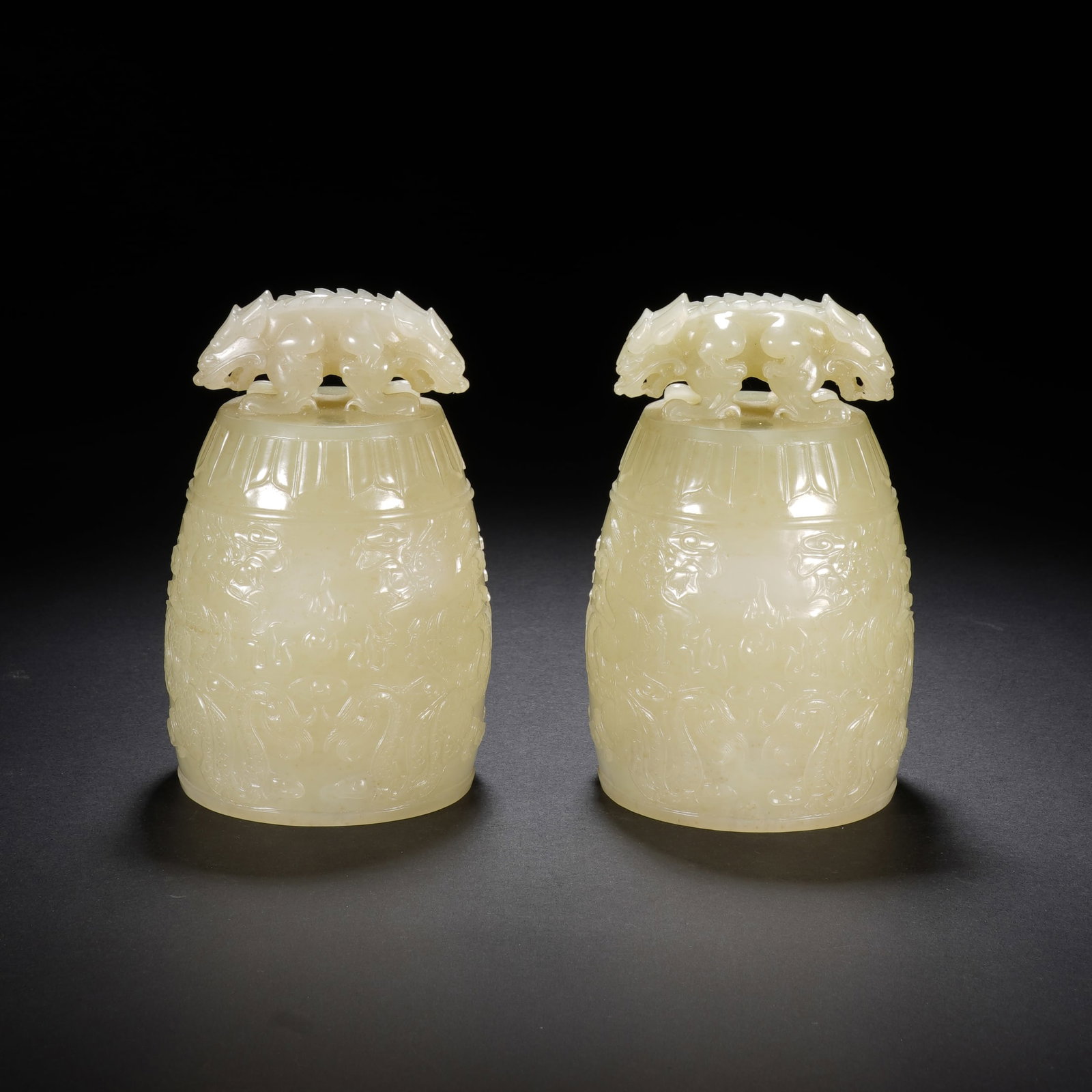 A Pair Of Exquisite White Jade Chime Bell Ornaments Carved With Dragon Patterns: A Pair Of Exquisite White Jade Chime Bell Ornaments Carved With Dragon Patterns,China,Qing Dynasty,Dimensions:3.1inx4.7in,Weight:771g,一对白玉龙纹编钟&#