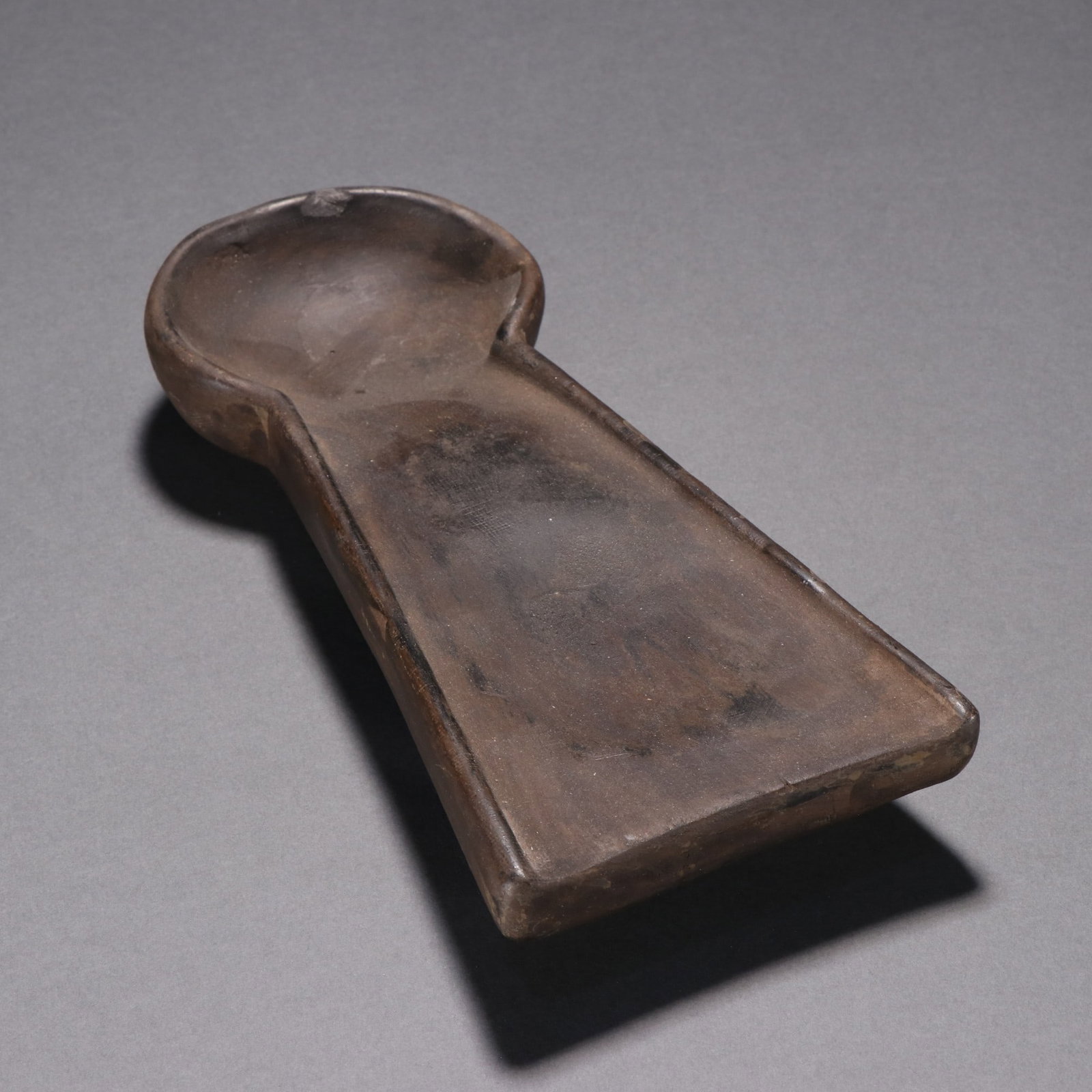 A Fine Chengni Spoon?Shaped Inkstone: A Fine Chengni Spoon‑Shaped Inkstone,China,Qing Dynasty,Dimensions:8.7inx3.9inx1.4in,澄泥勺形砚,中国清代