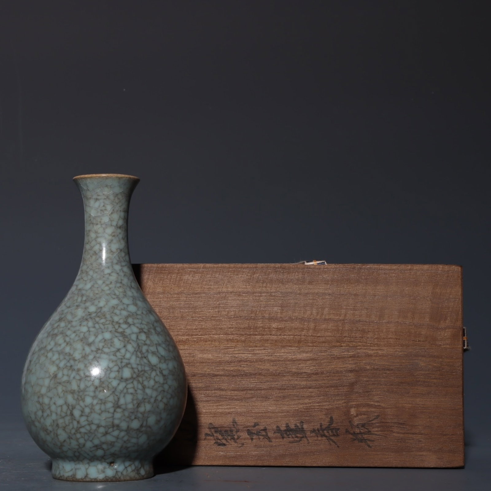 An Exquisite Ru Kiln Vase: An Exquisite Ru Kiln Vase,Song Dynasty,China,Size:6.5inx3.7in,汝窑瓶,中国宋代,尺寸:6.5inx3.7in