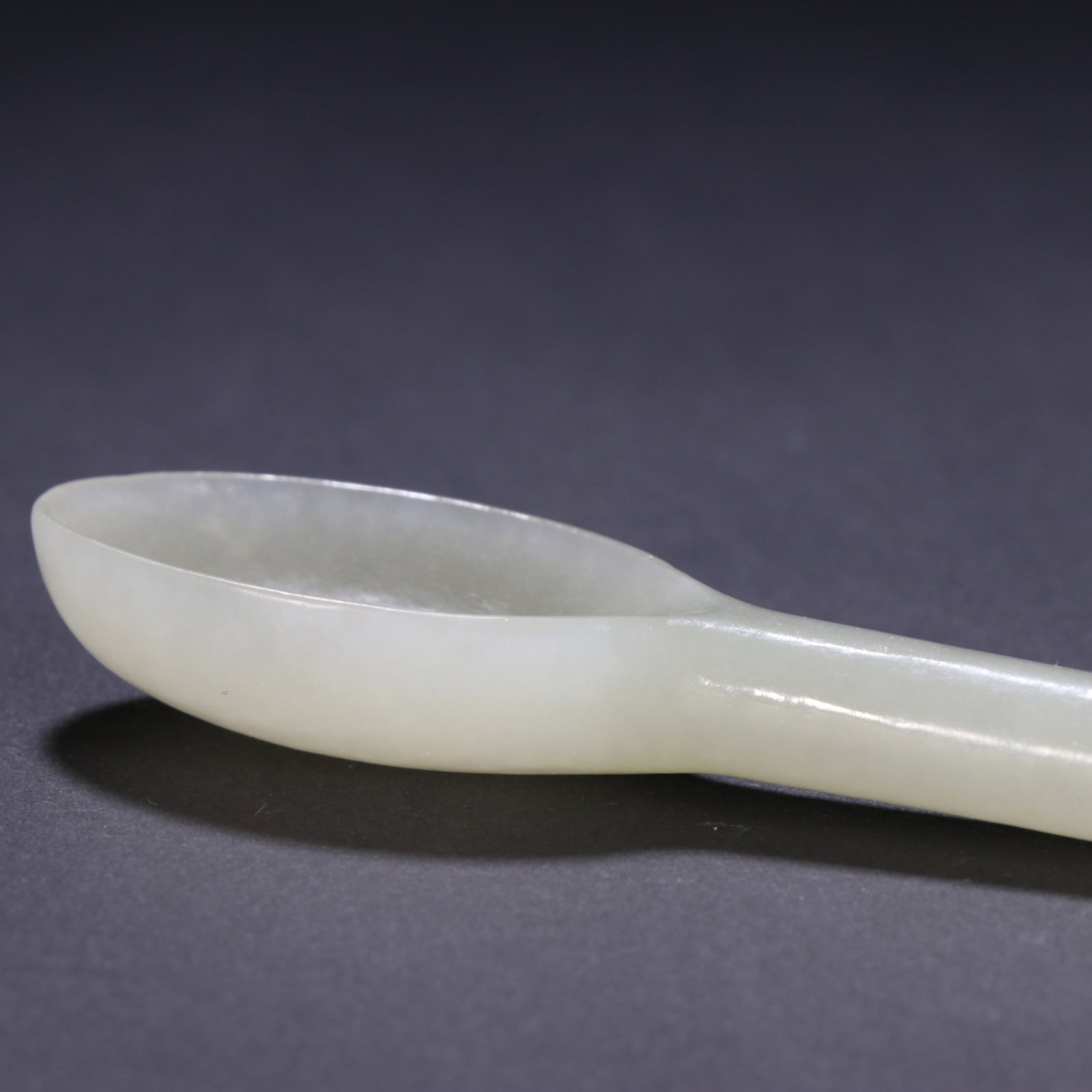 An Exquisite White Jade Spoon - 4