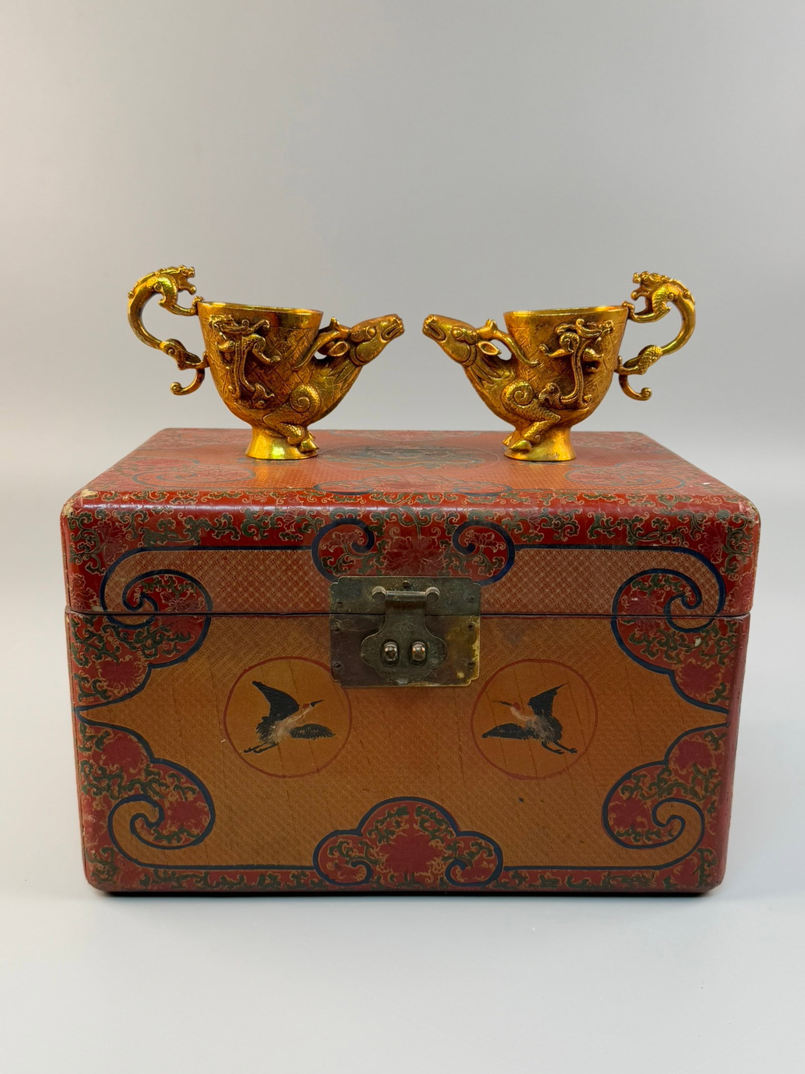 A Pair Of Exquisite Gilt Bronze Cups With Beast Heads And Dragon Ears,With Box (1 of 7)