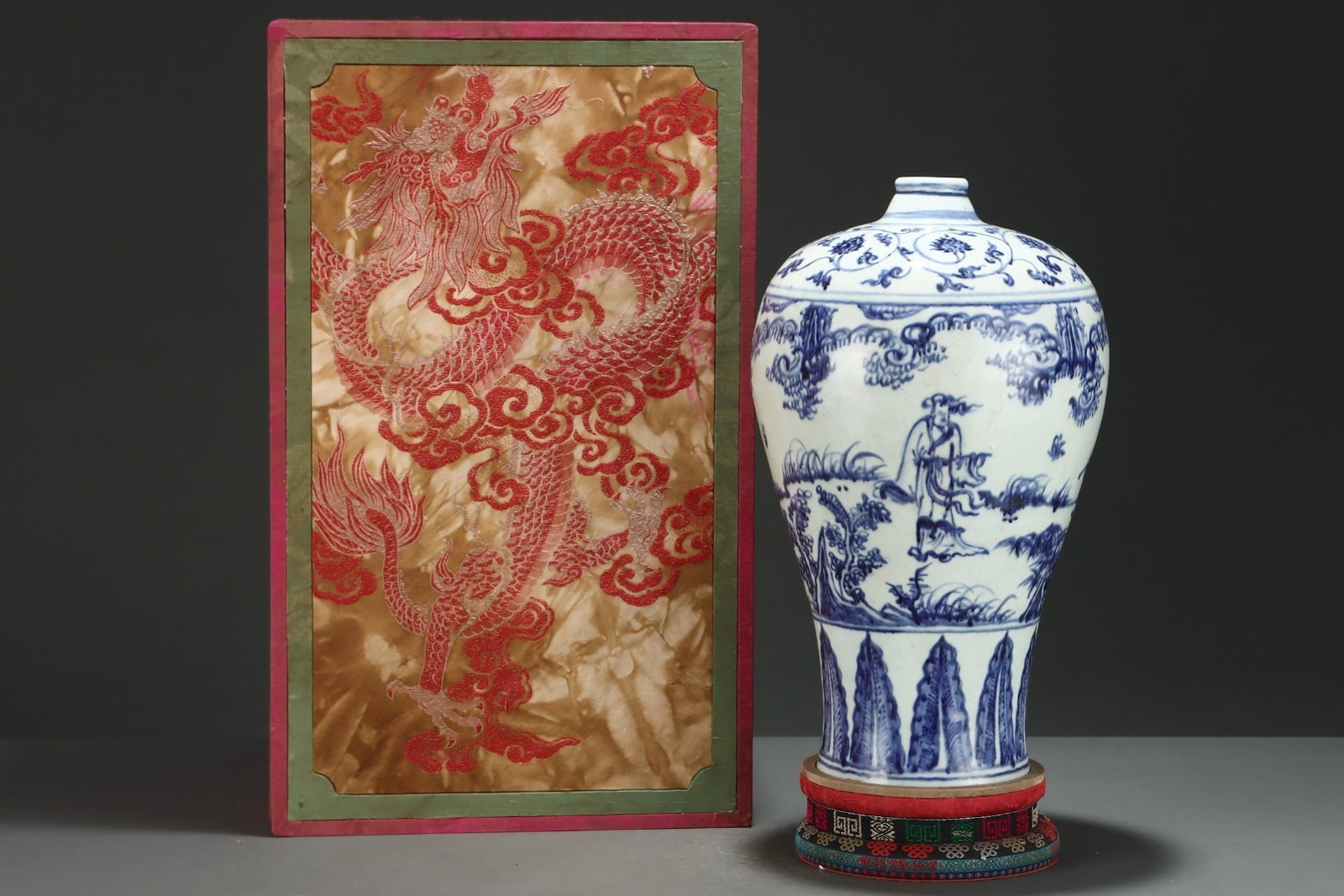 An Exquisite Blue And White Plum Vase Painted With Landscape And Figure Patterns: An Exquisite Blue And White Plum Vase Painted With Landscape And Figure Patterns,China Ming Dynasty,Size:14.8inx8.9in,青花山水人物纹梅瓶,中&