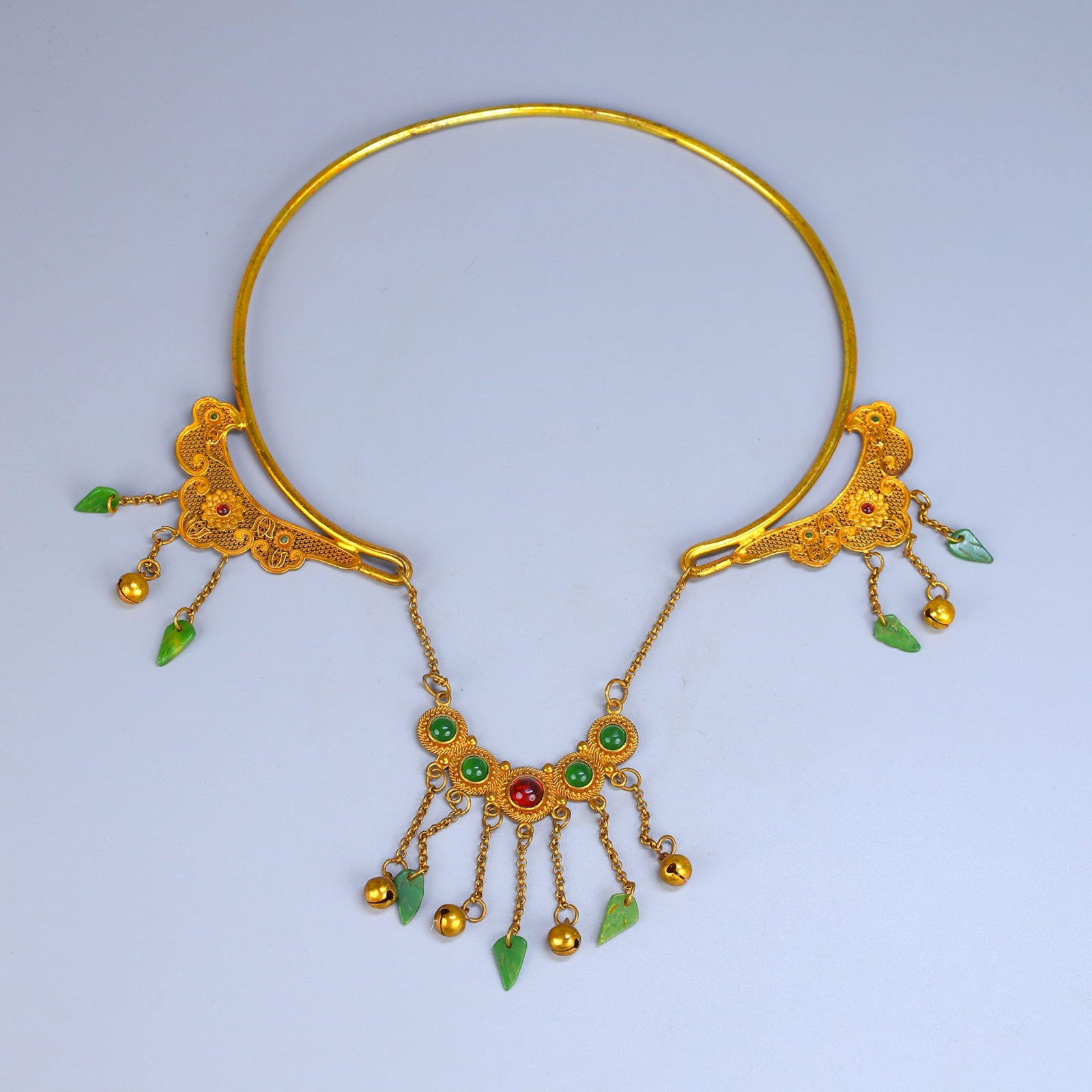 An Exquisite Gilt Bronze Filigree Collar With Tassels Inlaid With Multiple Gemstones (1 of 10)