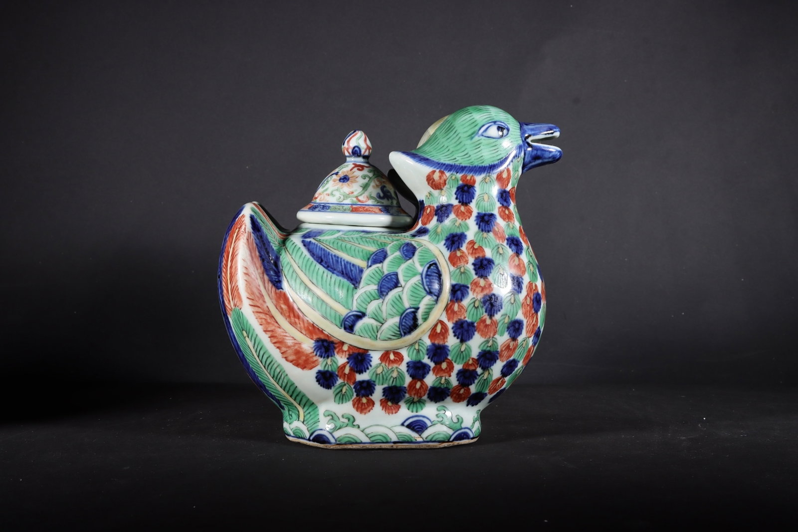 A Fine Underglaze Blue & Wucai Mandarin Ducks ???: A Fine Underglaze Blue & Wucai Mandarin Ducks 瓷塑,Ming Dynasty,China,Wanli Six-character