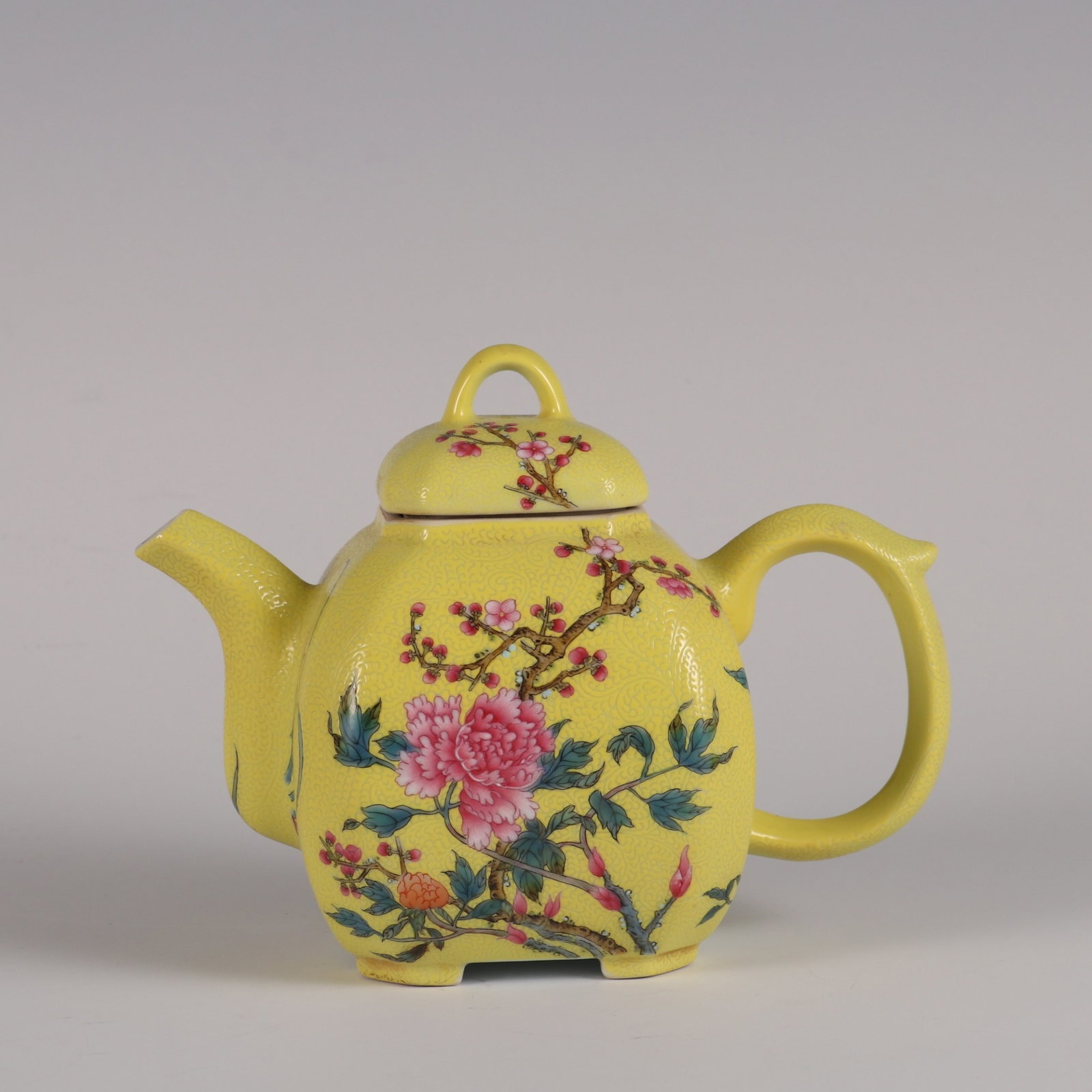 An Exquisite yellow ground sgraffiato falangcai four seasons flowers square pot, (1 of 9)