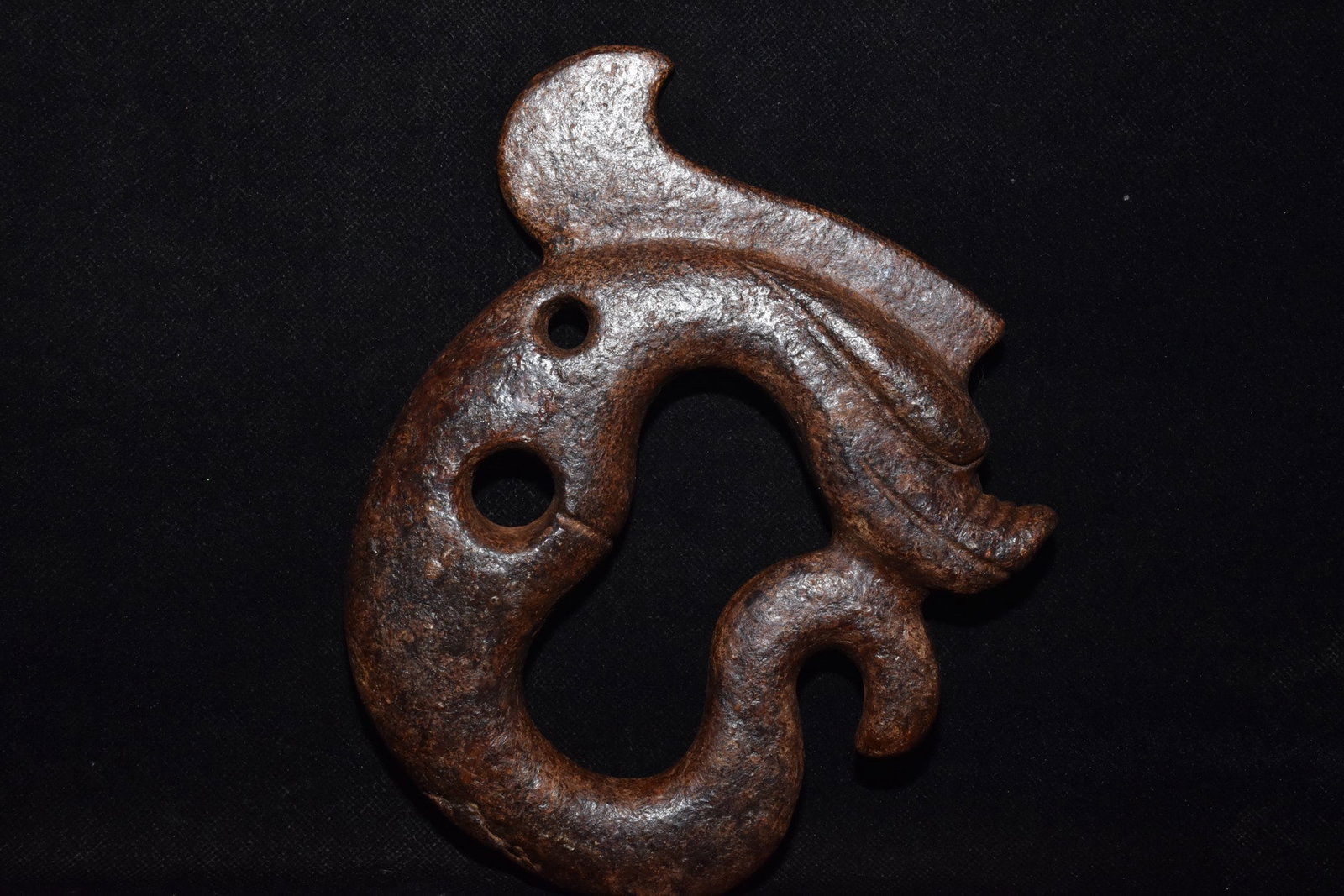A Fine White Jade C?Shaped Dragon Pendant: A Fine White Jade C‑Shaped Dragon Pendant,Hongshan Culture,Dimensions:7.1inx 5.5in,Weight:770g,白玉C形龙佩,红山文化