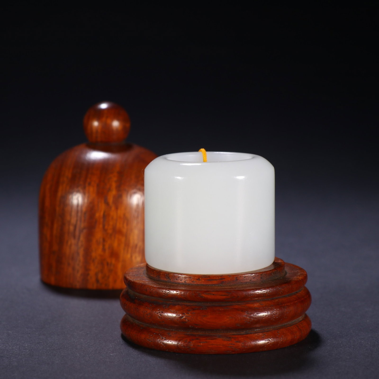 An Exquisite Plain White Jade Thumb Ring - 3