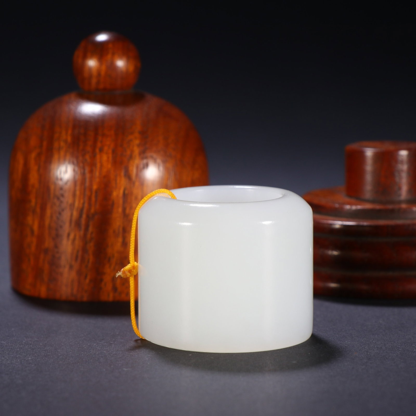 An Exquisite Plain White Jade Thumb Ring - 5