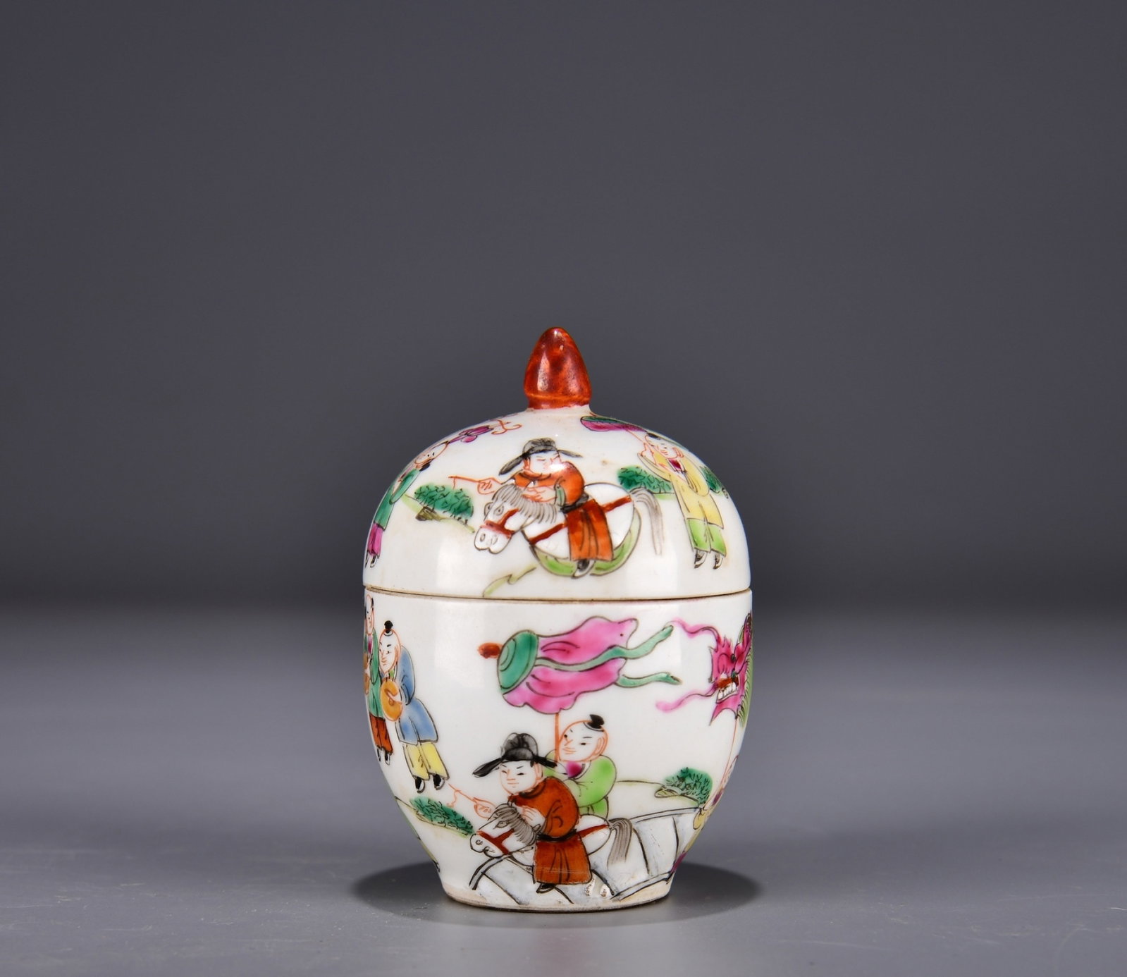An Exquisite Famille Rose Covered Jar With Children At Play Patterns: An Exquisite Famille Rose Covered Jar With Children At Play Patterns,Qing Dynasty China,Four-Character Qianlong Mark,Dimensions:3.5inx2.8in,粉彩婴戏图盖罐,