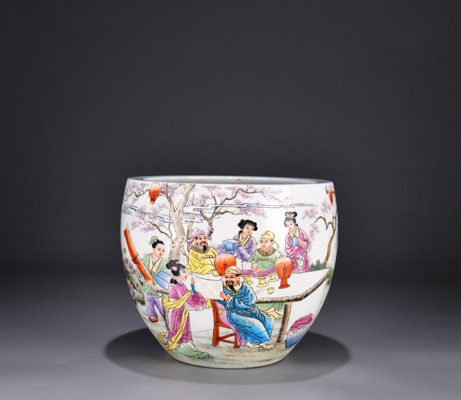 An Exquisite Famille Rose Flat-Mouth Vat With Figure Story Patterns: An Exquisite Famille Rose Flat-Mouth Vat With Figure Story Patterns,Qing Dynasty China,Six-Character Kangxi Mark,Dimensions:8.7inx9.8in,粉彩人物故事纹平