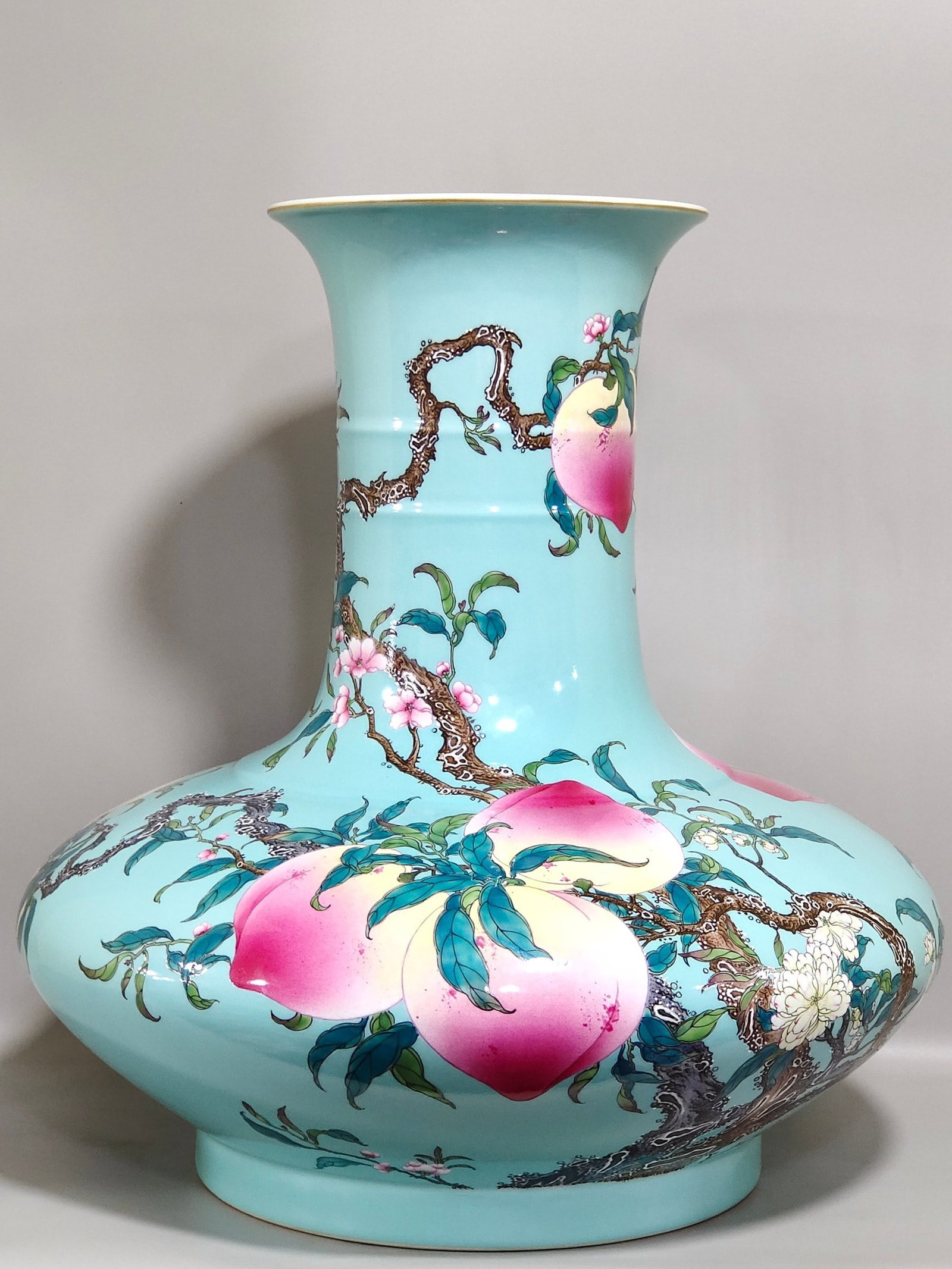 An Exquisite Large Flat-Belly Vase With Turquoise Green Glaze And Eight Peach Patterns: An Exquisite Large Flat-Belly Vase With Turquoise Green Glaze And Eight Peach Patterns,Qing Dynasty,China,Yongzheng Six-character