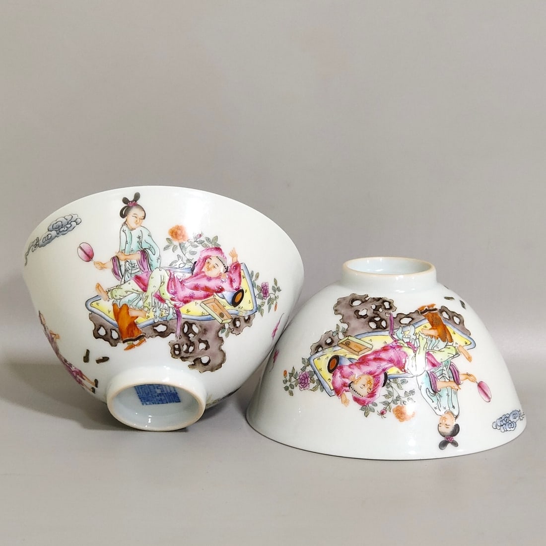 A Pair Of Exquisite Cups Painted With Famille Rose Figure Story Scenes: A Pair Of Exquisite Cups Painted With Famille Rose Figure Story Scenes,Qing Dynasty,China,Qianlong Six-character Mark,一对粉彩人物故事图杯,&