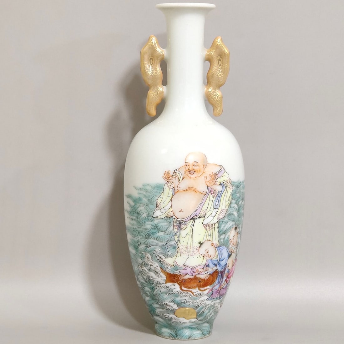 An Exquisite Double-Ear Vase Painted With Famille Rose Figure Story Scenes: An Exquisite Double-Ear Vase Painted With Famille Rose Figure Story Scenes,Qing Dynasty,China,Qianlong Six-character Mark,粉彩人物故事双耳瓶,È