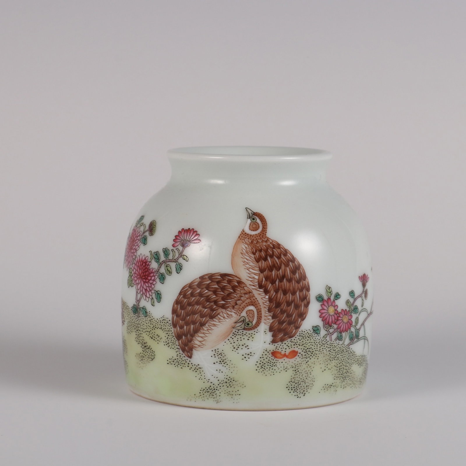 An Exquisite falangcai peace and prosperity horse-hoof washer,: An Exquisite falangcai peace and prosperity horse-hoof washer,Qing Dynasty, China,Yongzheng Four-character Mark,Size:3.2inx3.1in,珐琅彩安居乐业马蹄