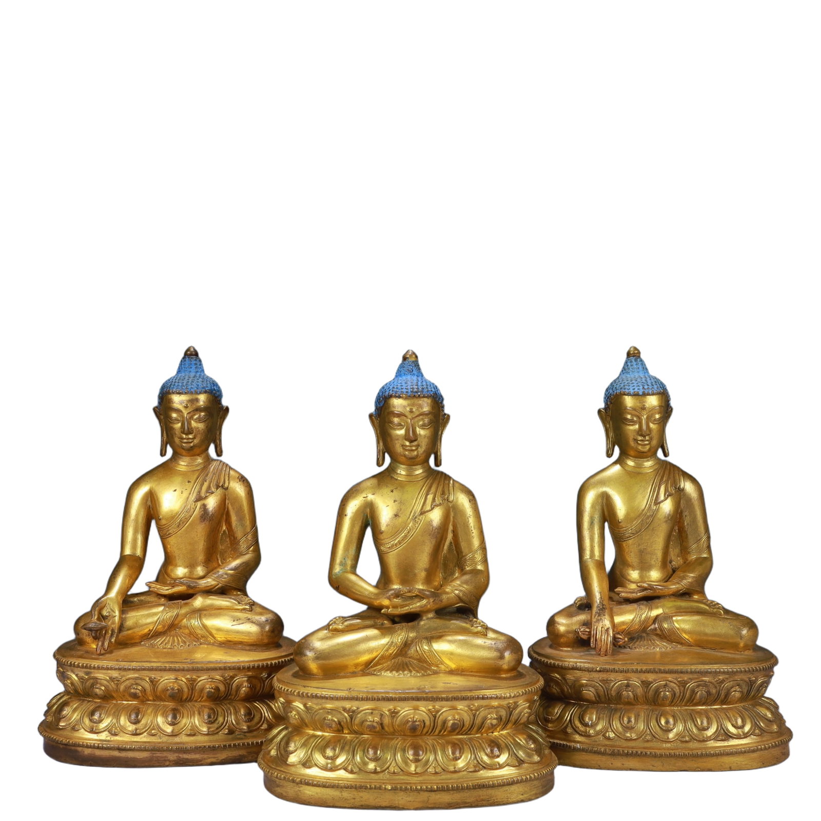 A Set of Solemn Gilt Bronze Statue of Sakyamuni: A Set of Solemn Gilt Bronze Statue of Sakyamuni,Qing Dynasty, China,Size:5.9inx4.3inx9.1in,Weight:5650g 一套铜鎏金释迦摩尼像,中国