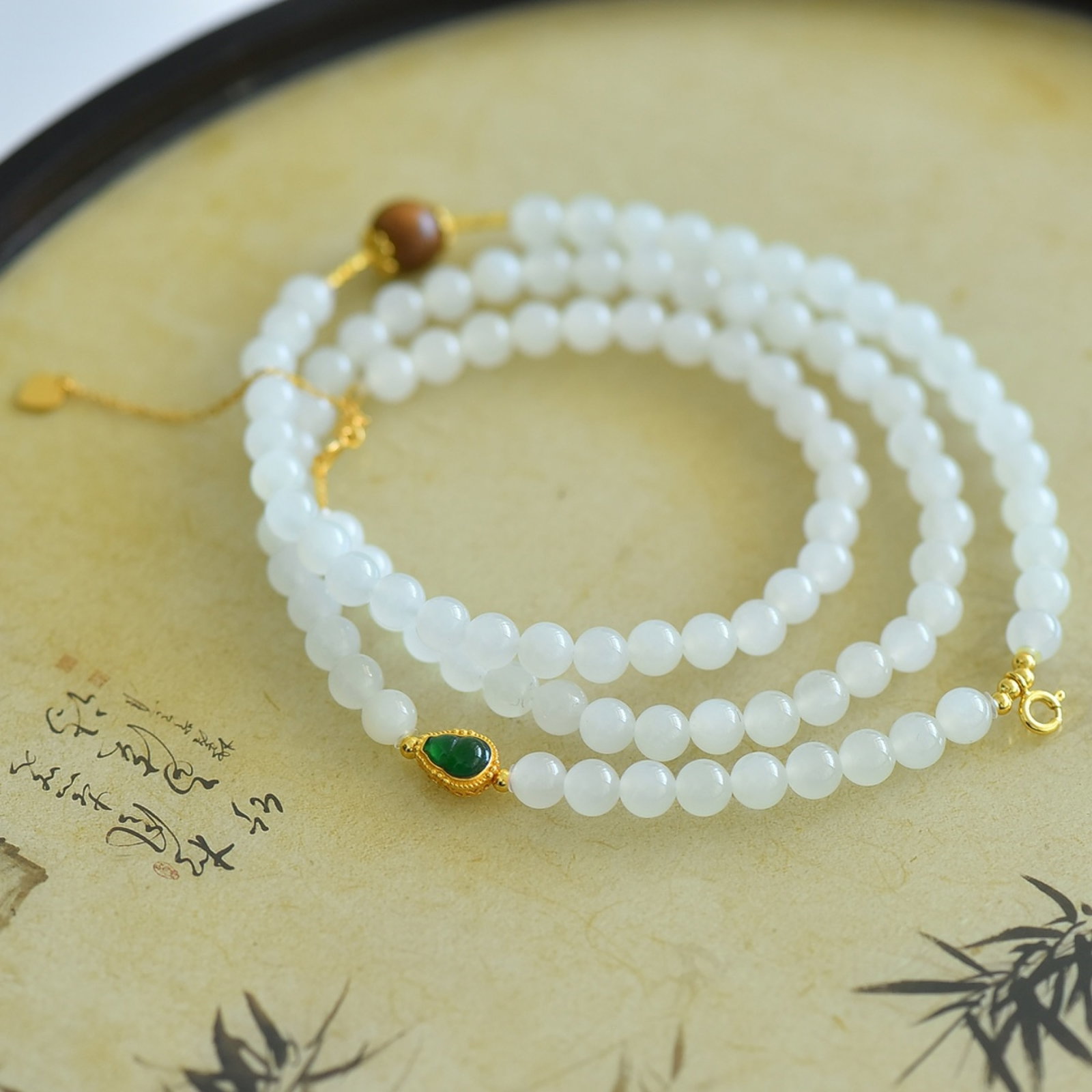 An Exquisite Sterling Silver Inlaid White Jade Enamel Pendant: An Exquisite Sterling Silver Inlaid White Jade Enamel Pendant,Size:20mmx20mm 纯银镶白玉珐琅吊坠