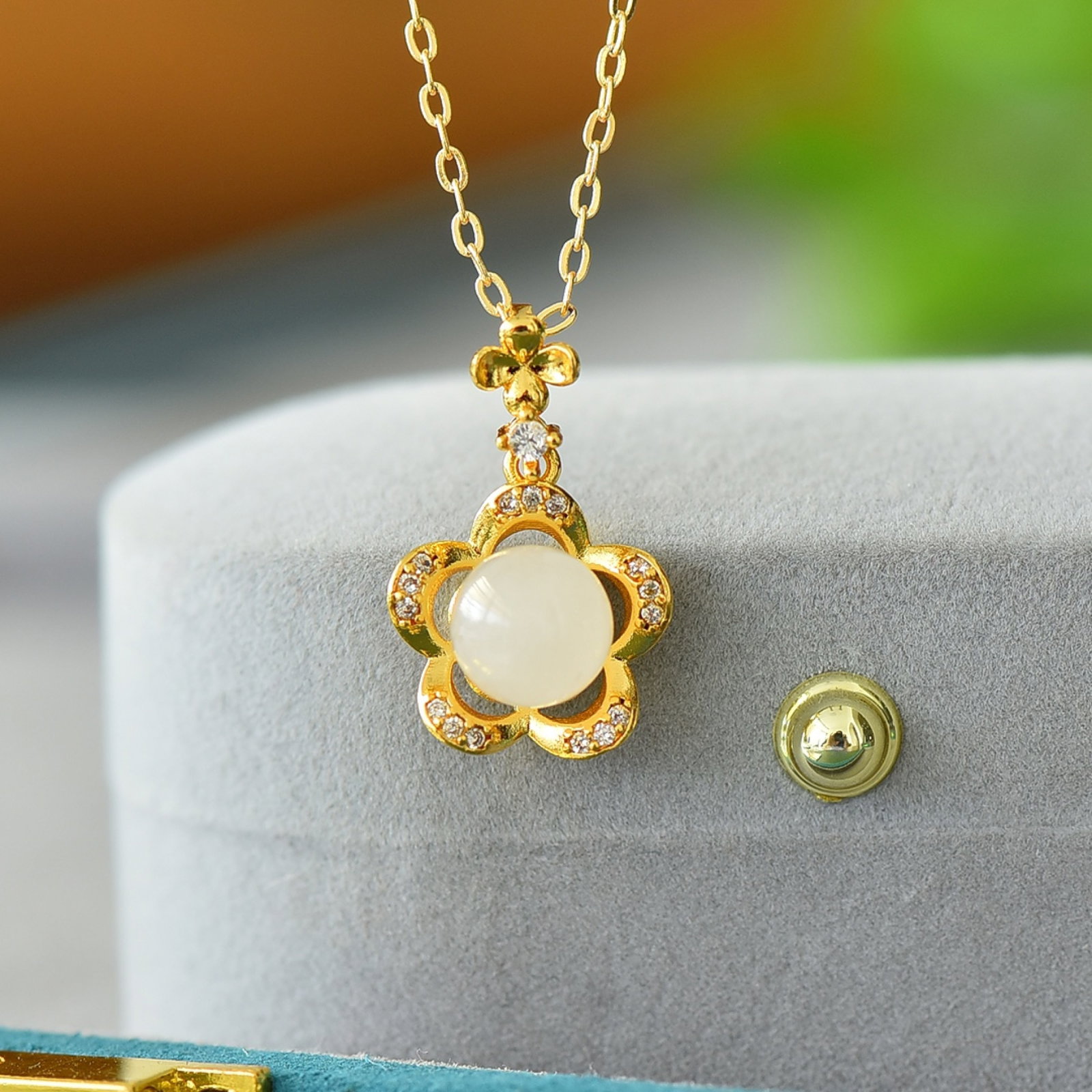 An Exquisite Pendant: An Exquisite Pendant,Size:10mmx12mm 吊坠
