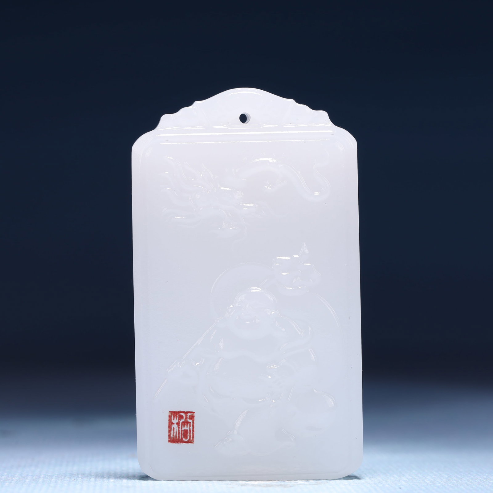 An Exquisite White Jade Dragon and Fish Pattern Pendant: An Exquisite White Jade Dragon and Fish Pattern Pendant,Size:50mmx52mm (寓意)吉祥 保平安 白玉龙鱼纹挂件