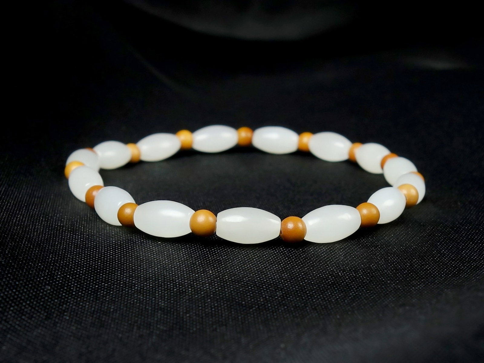 An Exquisite Crystal Bracelets - 2