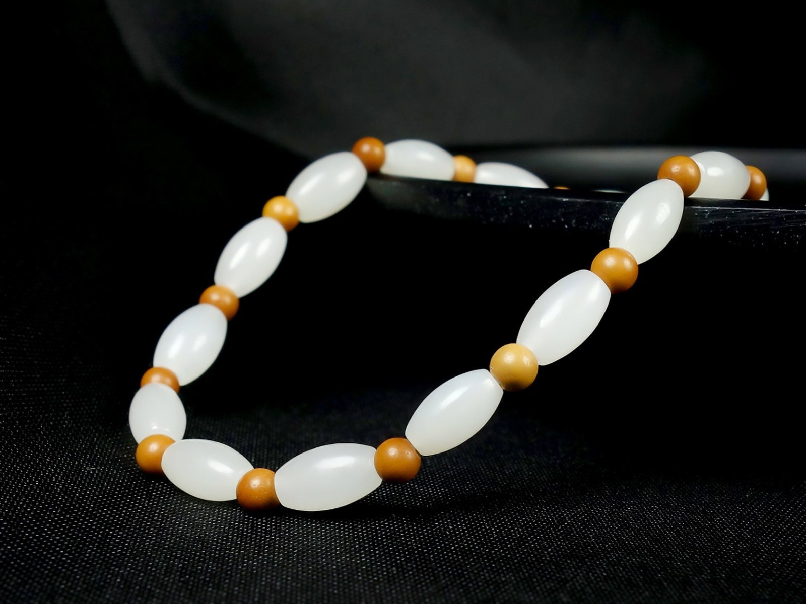 An Exquisite Crystal Bracelets - 3
