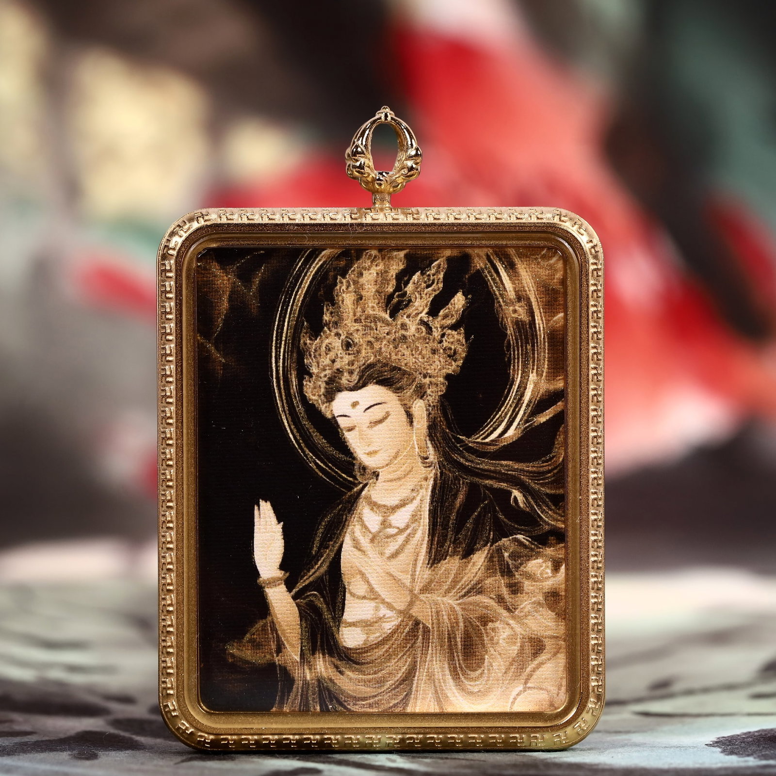 An Exquisite Painted Color Statue of Avalokitesvara Tangka: An Exquisite Painted Color Statue of Avalokitesvara Tangka,Size:5cmx7cm 彩绘观音像唐卡
