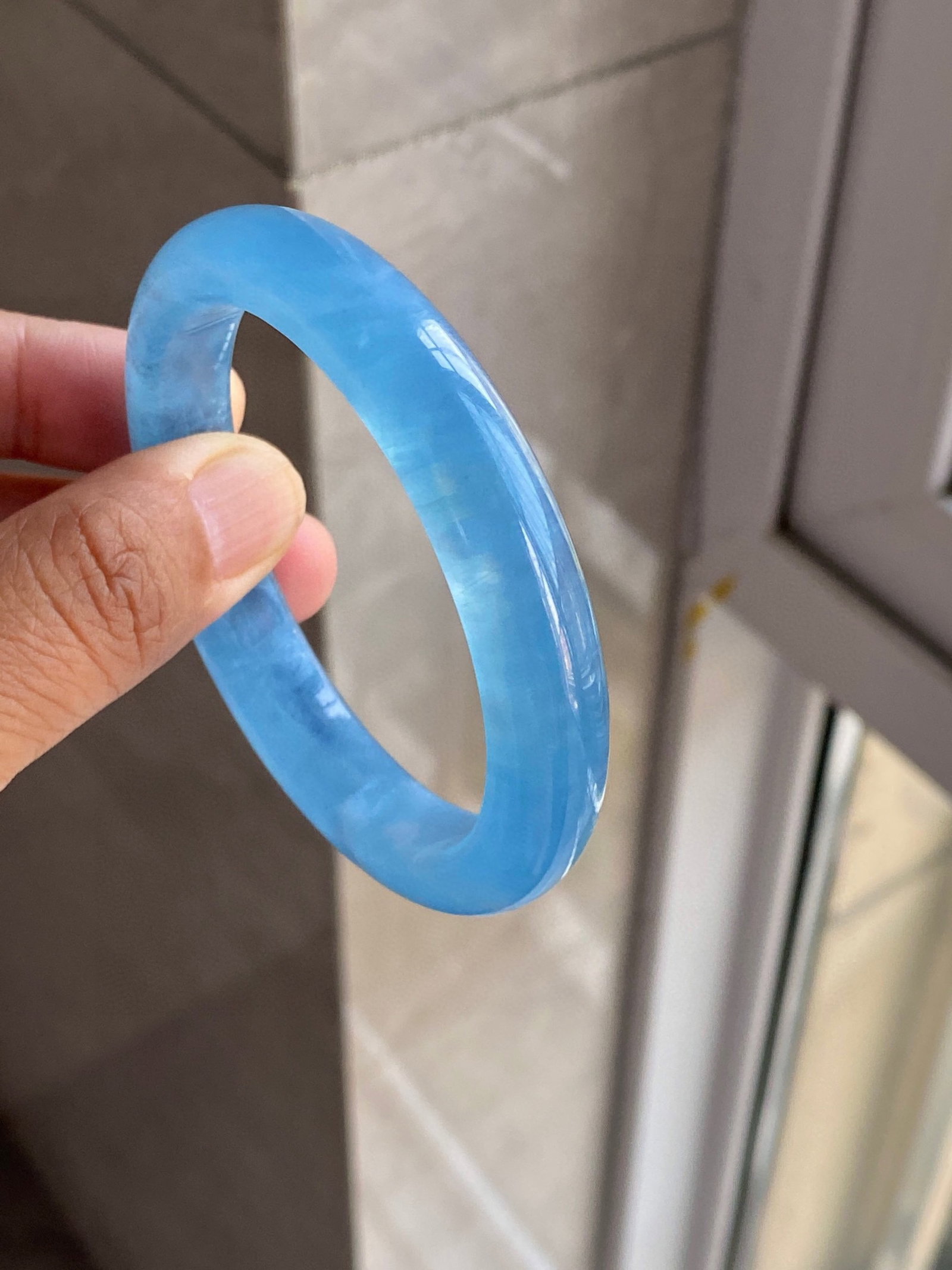 An Exquisite Sterling Silver-Gold Plated Inlaid Sapphire Enamel Hairpin: An Exquisite Aquamarine Bracelets,Size:12mmx8mmx60mm,Weight:48.7g 海蓝宝手镯
