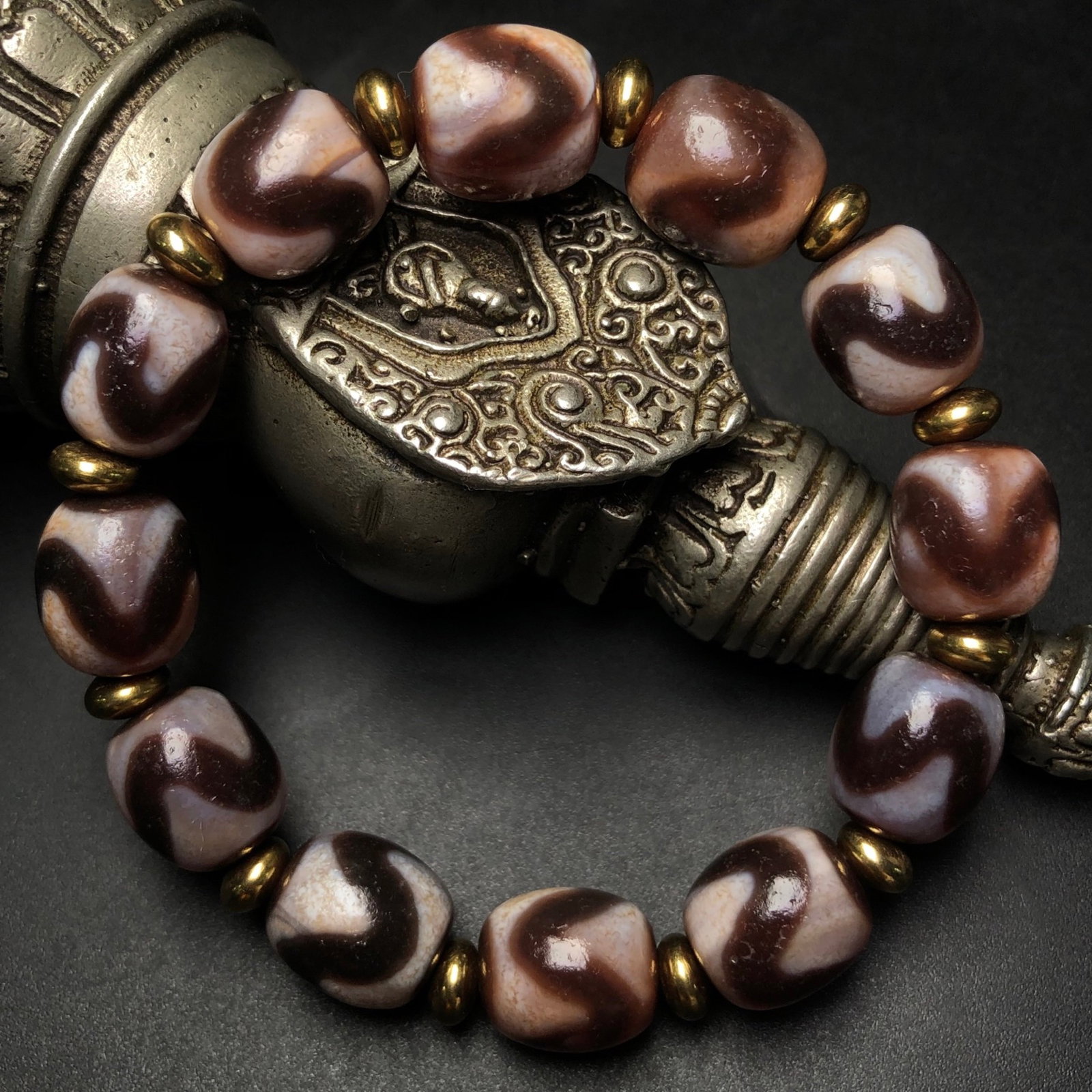 An Exquisite Sterling Silver-Gold Plated Inlaid White Jade Gourd Pendant: An Exquisite Dzi Bead Bracelets,Size:15mmx13mm 天珠手串