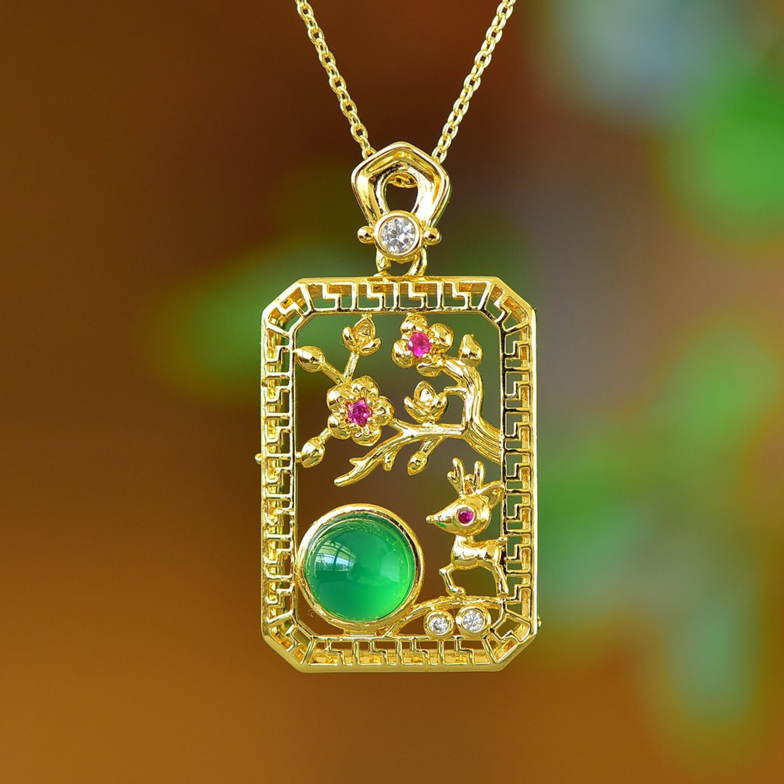 An Exquisite Pendant,Inlaid Diamond: An Exquisite Pendant Size:8mmx8mm 吊坠
