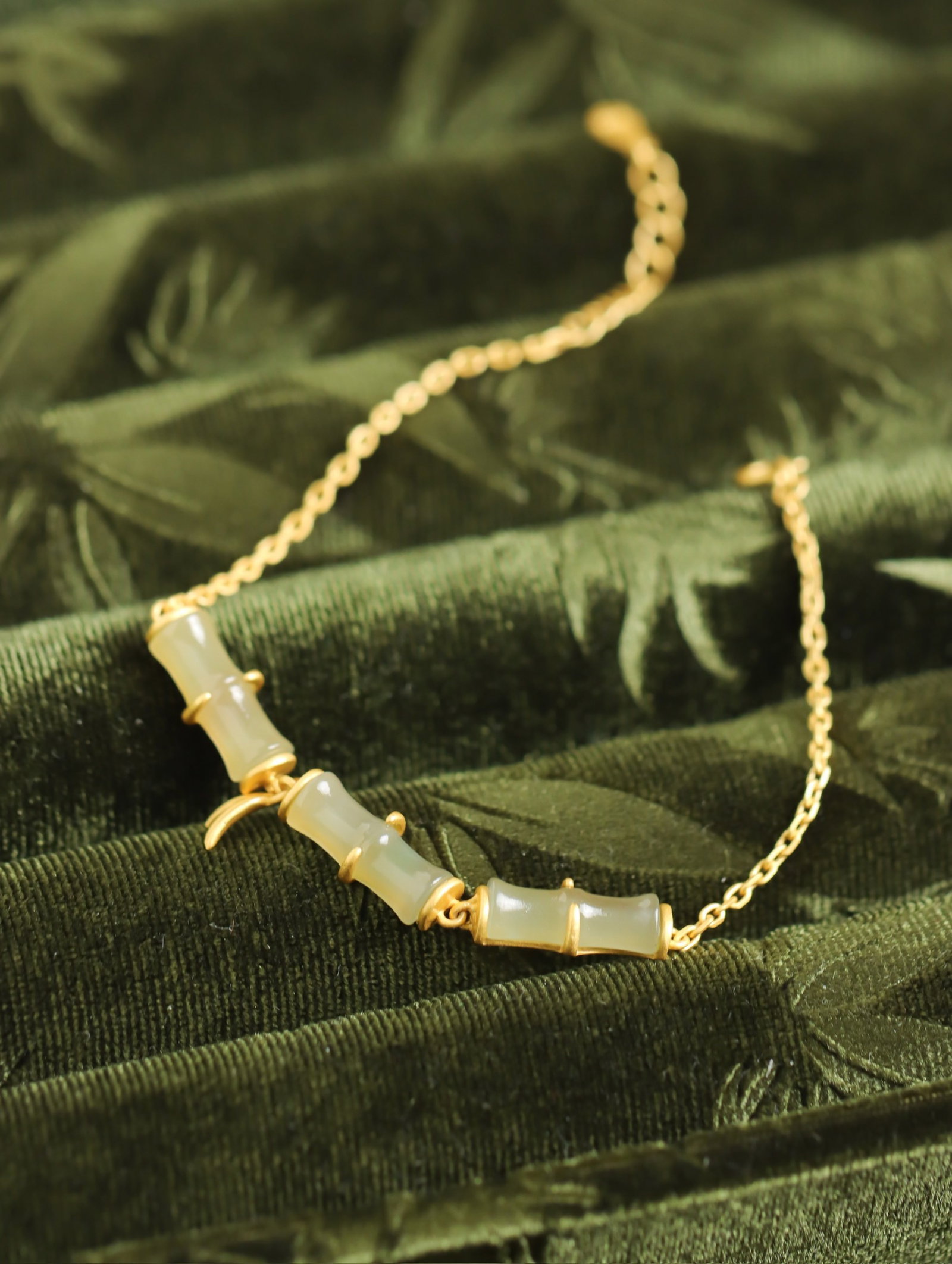 An Exquisite Jadeite Bracelets - 4