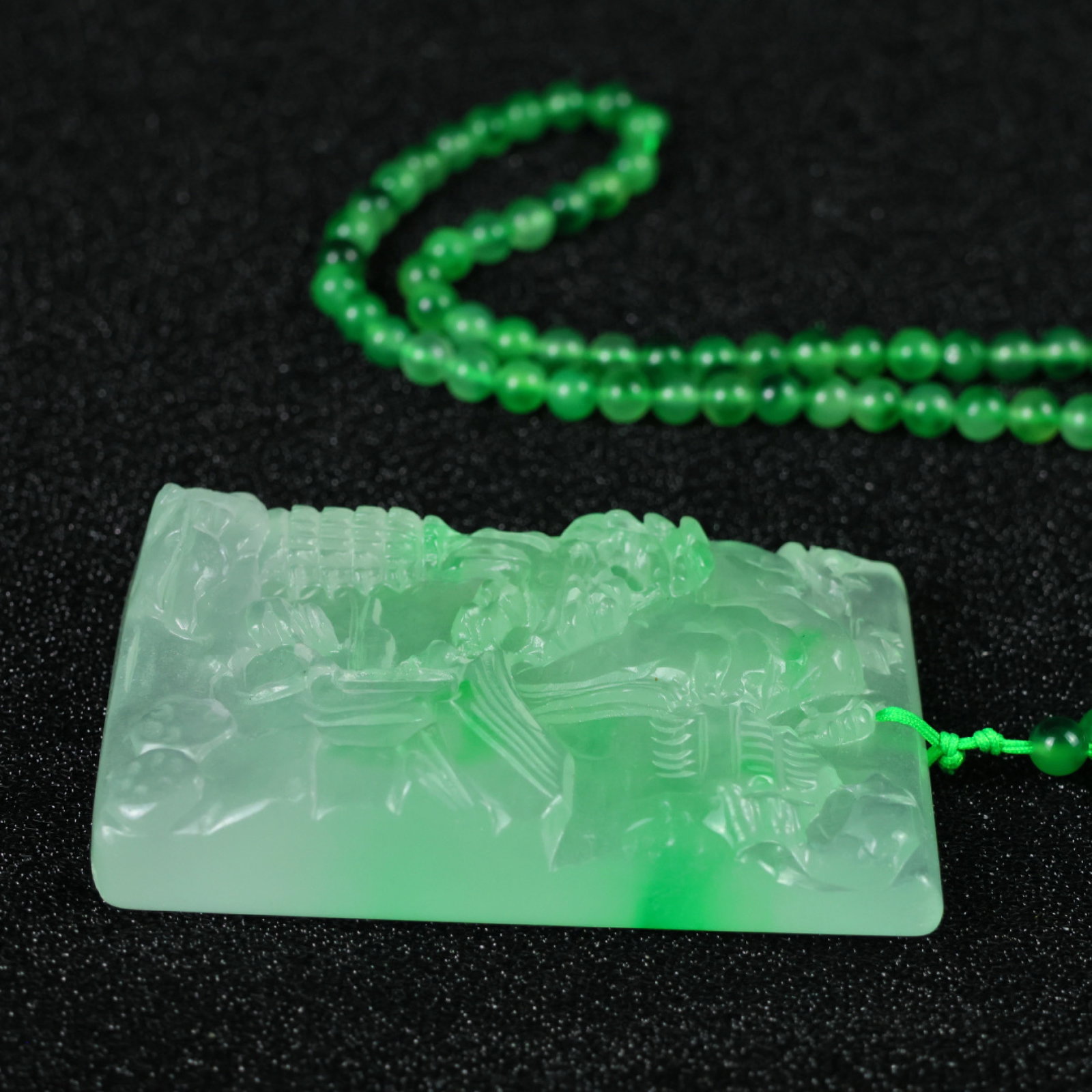 An Exquisite Jadeite Landscape Pattern Pendant - 7