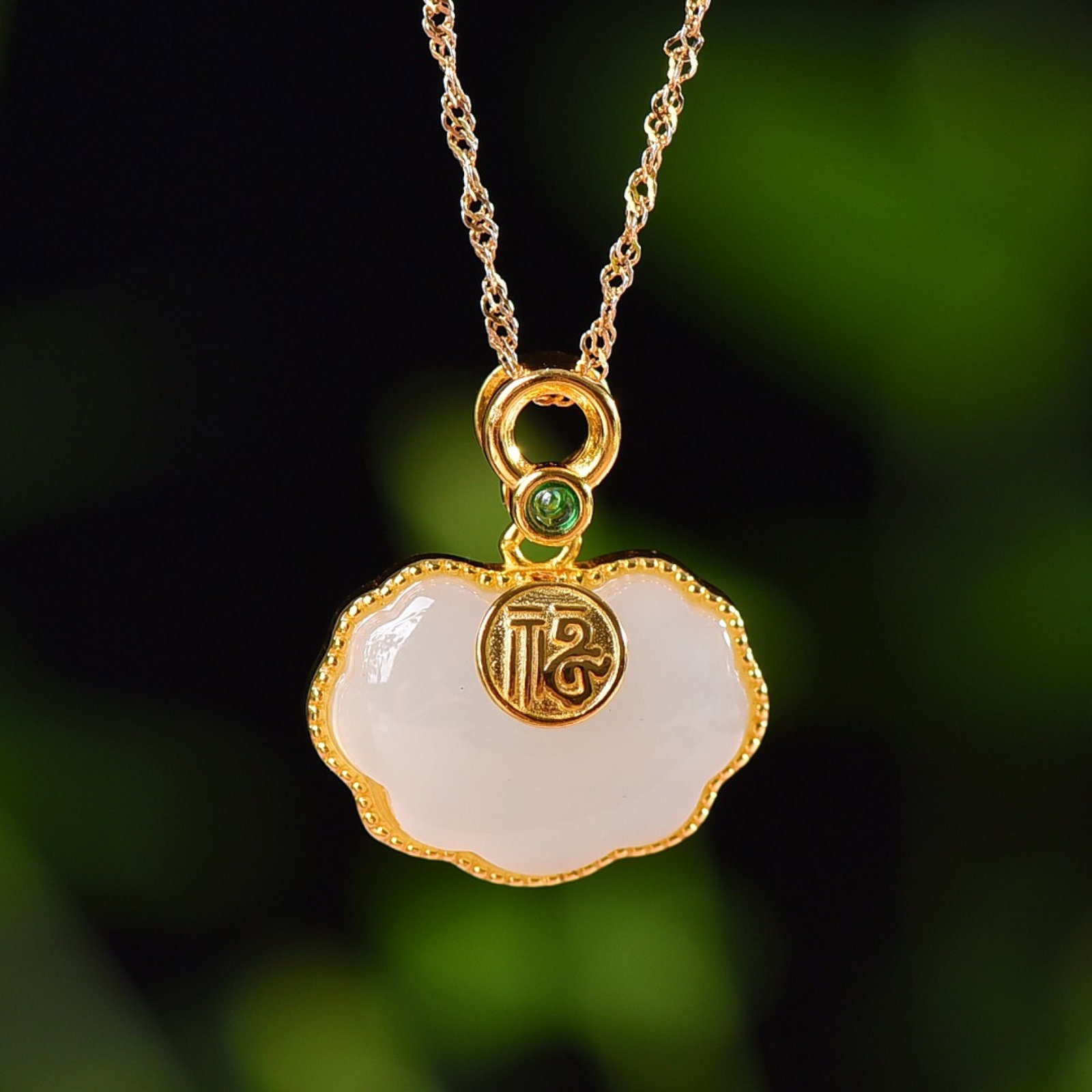 A Pair of Exquisite White Jade Dragon and Phoenix Pattern Pendant: An Exquisite Sterling Silver-Gold Plated Inlaid White Jade Pendant,Size:13mmx18mm 纯银镀金镶白玉吊坠