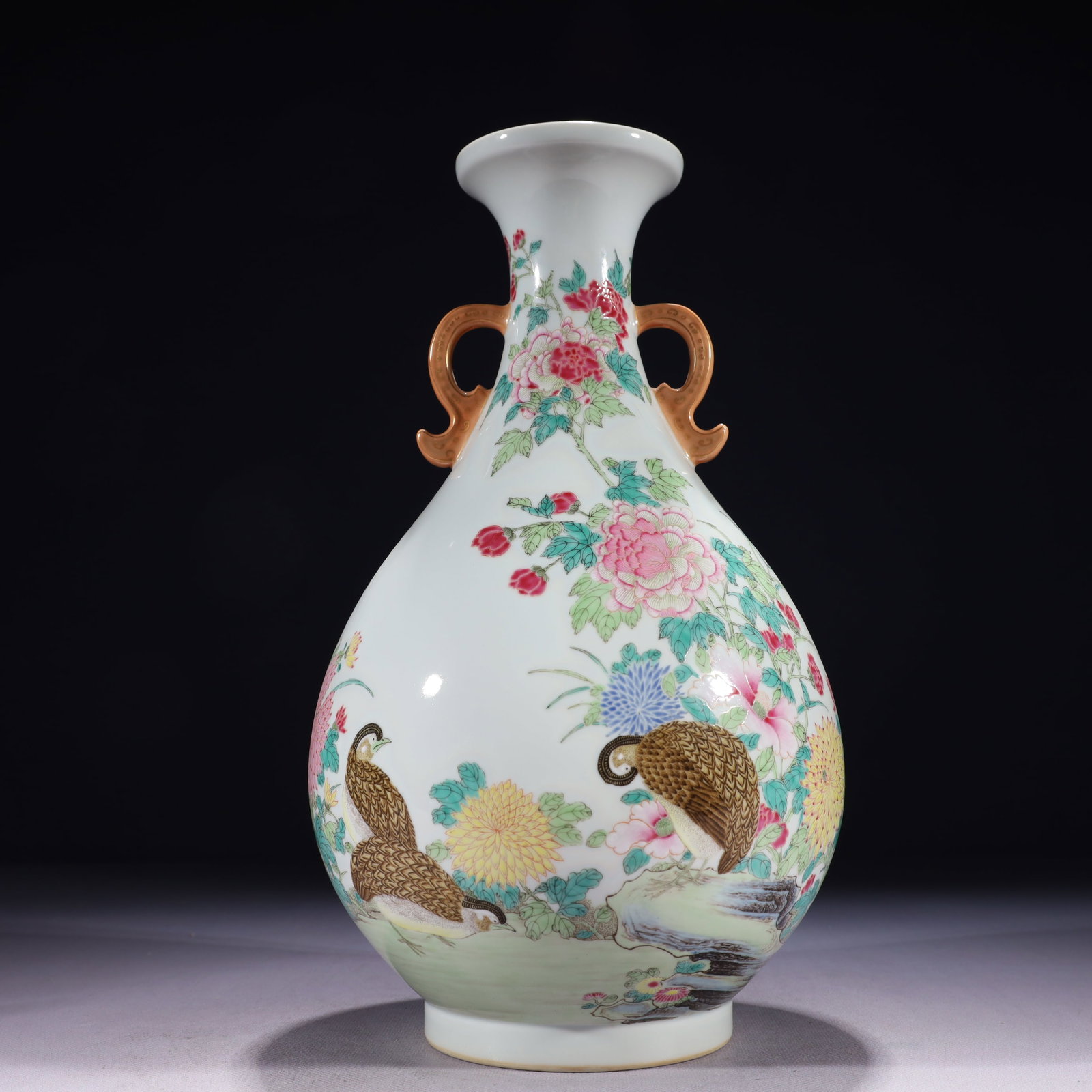 An Exquisite Famille-Rose Painted Gold Flower and Bird Pattern Double-Ears Vase: An Exquisite Famille-Rose Painted Gold Flower and Bird Pattern Double-Ears Vase,Qing Dynasty,China,Qianlong Six-character Mark,Size:6.7inx12.6in,Weight:1650g 粉彩描金花&#