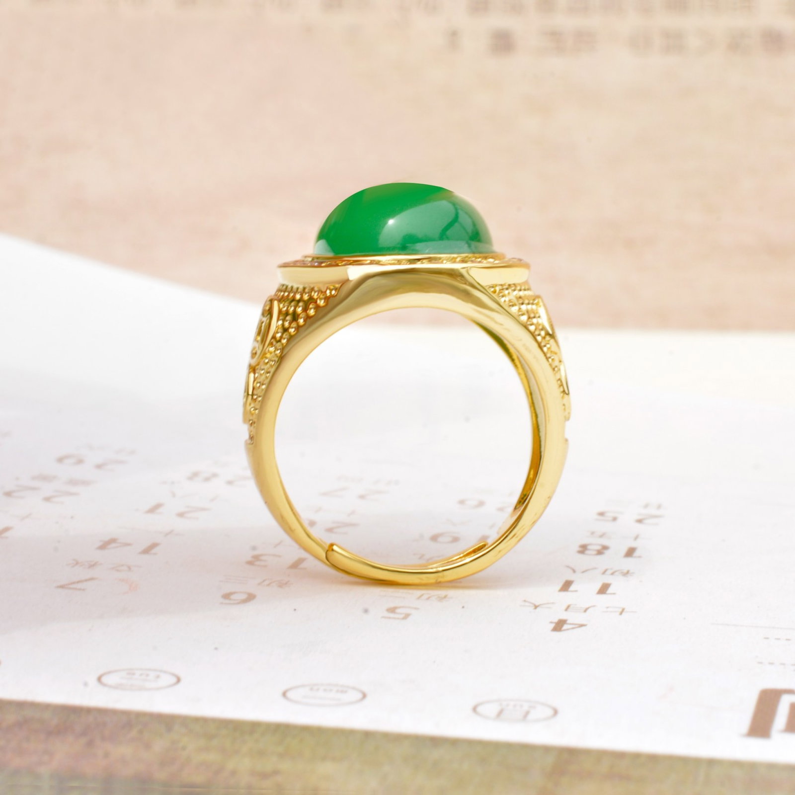 An Exquisite Ring,Inlaid Diamond: An Exquisite Ring Size:12mmx16mm ??
