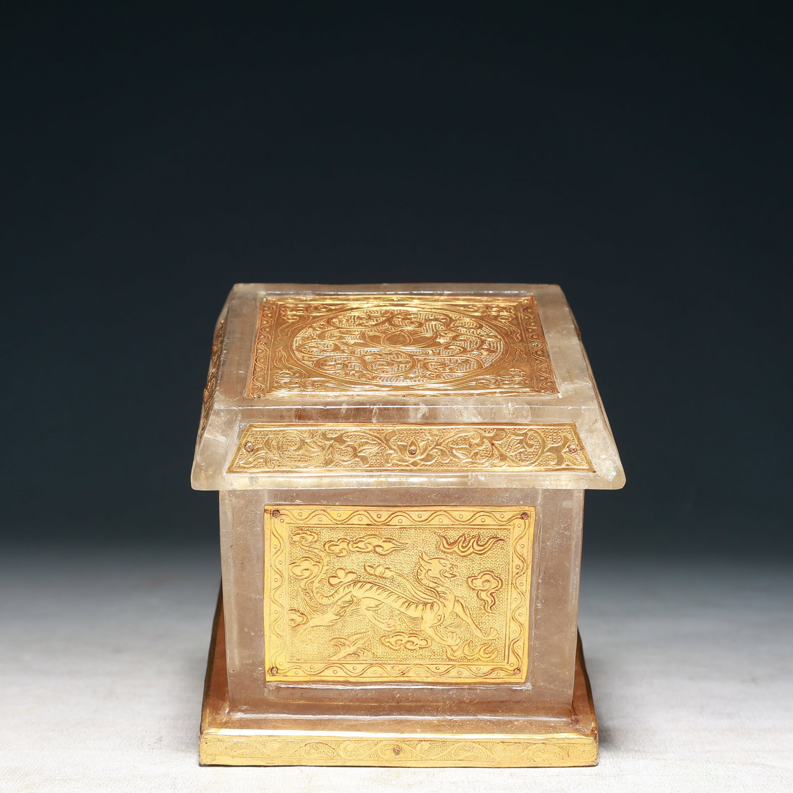 An Exquisite Crystal Cover with Gold Lotus and Auspicious Beast Pattern Box with Cover: An Exquisite Crystal Cover with Gold Lotus and Auspicious Beast Pattern Box with Cover,Tang Dynasty, China,Zhenguan Four-character Mark,Size:4.3inx4.3in,Weight:1300g 水晶包金&#