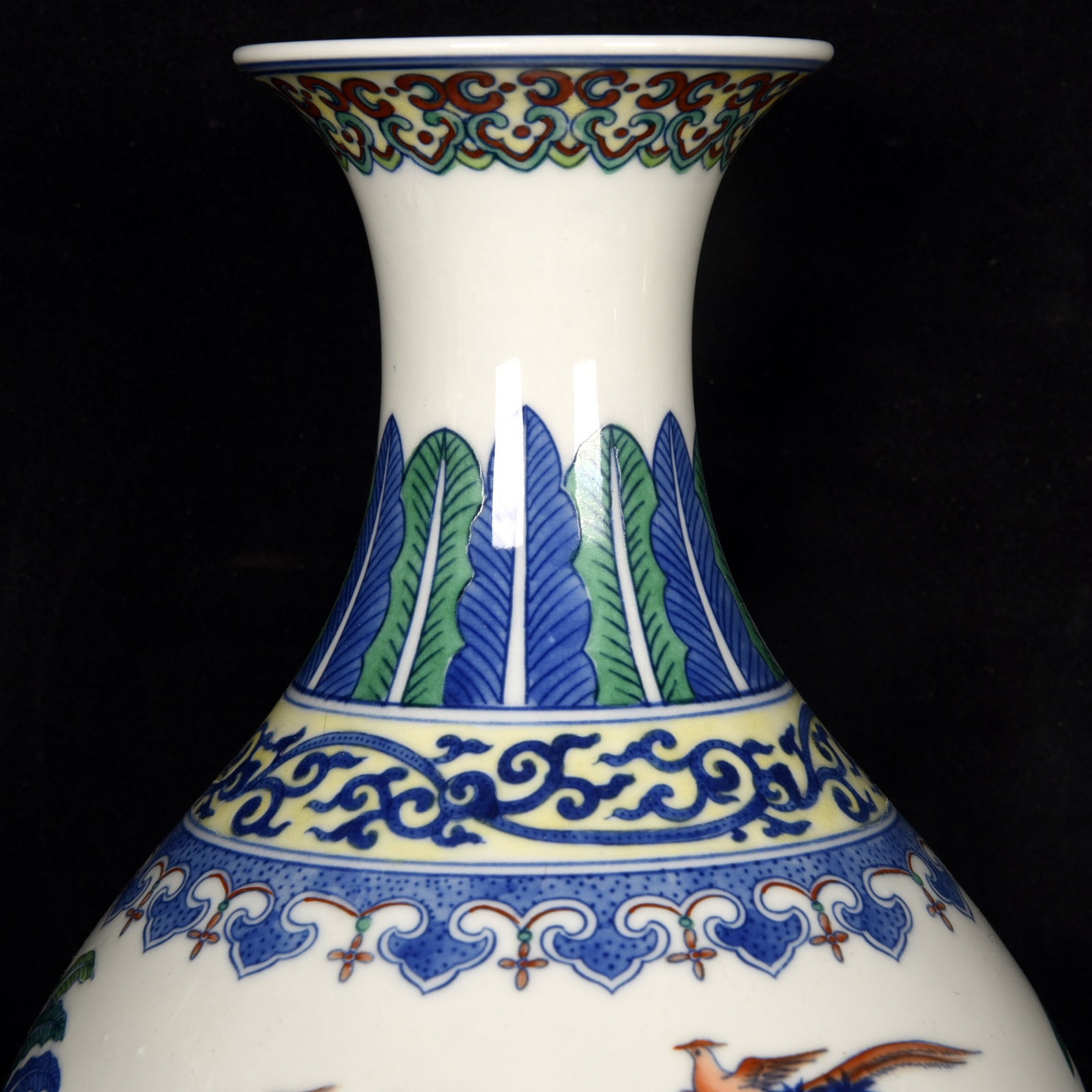 A Rare Doucai Banana Leaf Pattern Vase - 2