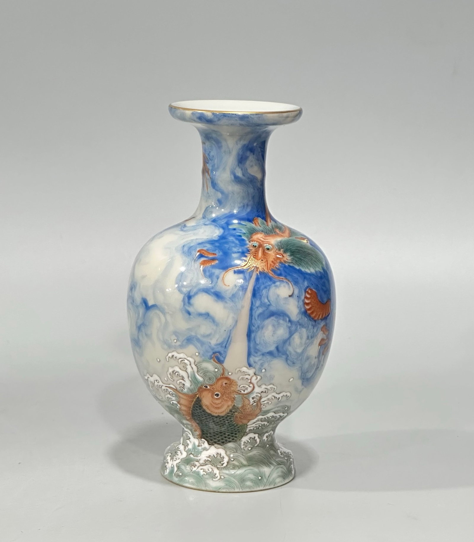 An Exquisite Enamel Seawater and Dragon Pattern Vase: An Exquisite Enamel Seawater and Dragon Pattern Vase,Qing Dynasty,China,Qianlong Six-character Mark,Size:4.9inx2.8in 珐琅彩海水龙纹瓶,中国&#