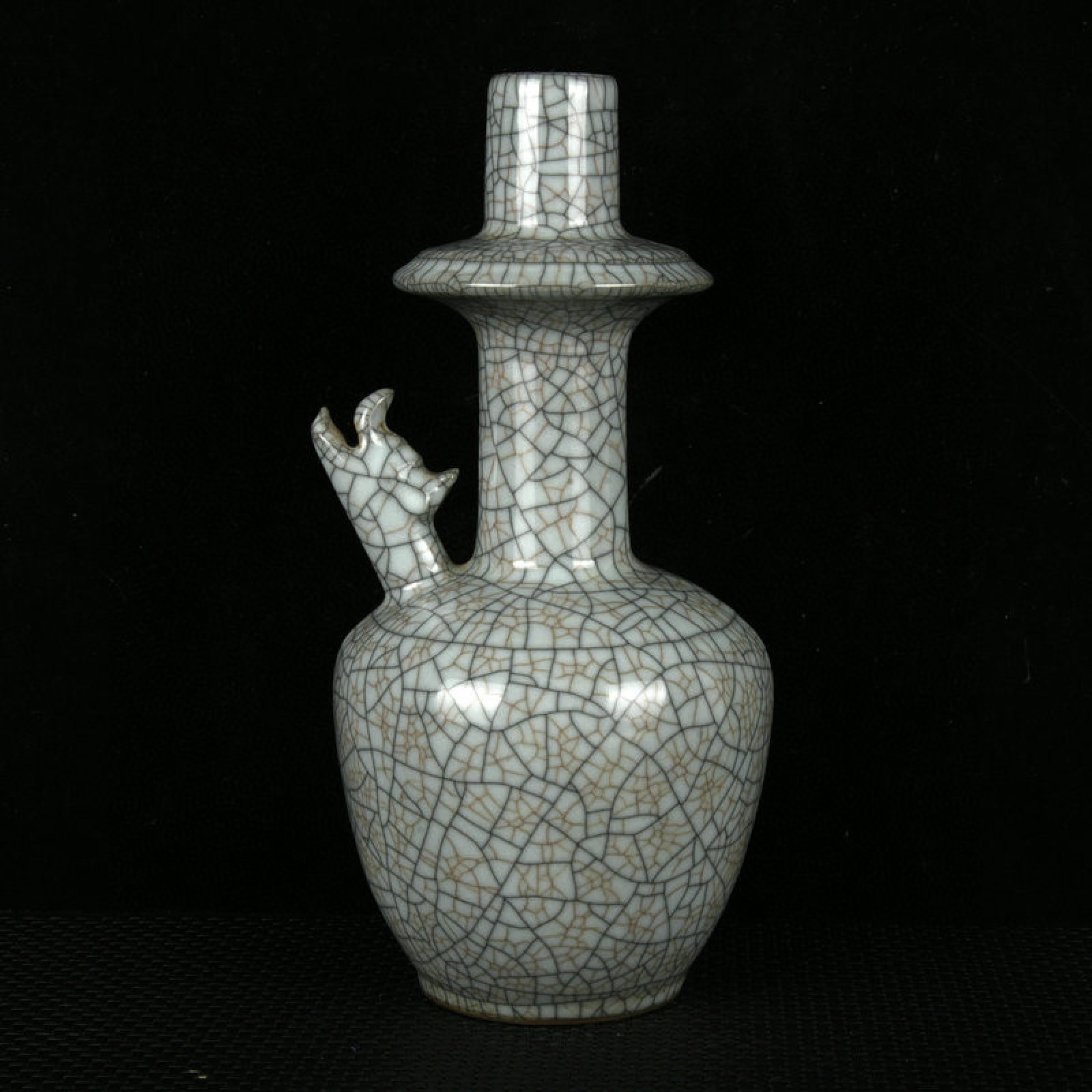 An Exquisite Guan yao Pot (1 of 9)