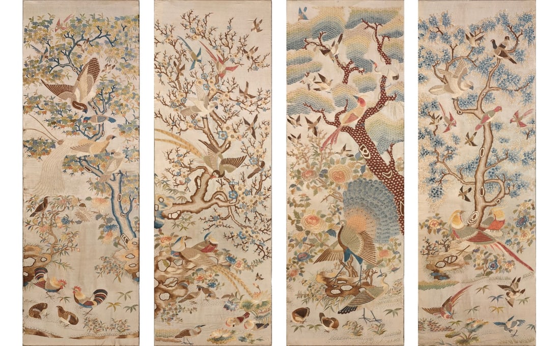 Embroidered flower and bird picture four screens: Four screens with embroidered flower and bird pictures in Qing Dynasty. The exquisite craftsmanship of the embroidery makes the picture look vivid and delicate, with smooth lines. These flower and bir