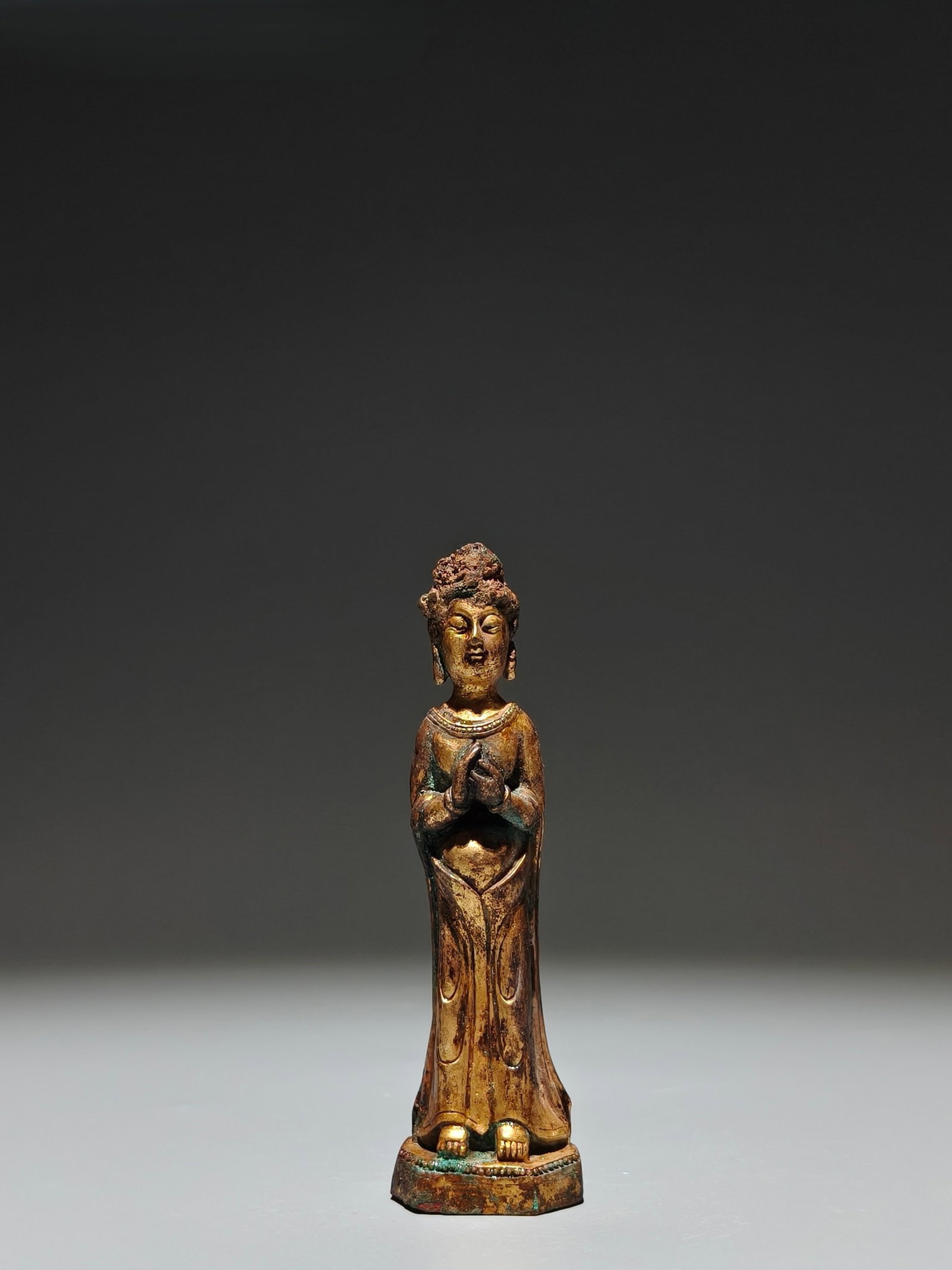 A Solemn Gilt Bronze Statue of Bodhisattva: A Solemn Gilt Bronze Statue of Bodhisattva,Tang Dynasty,China,Size:4.5inx1.4inx0.8in 铜鎏金菩萨像,中国唐代