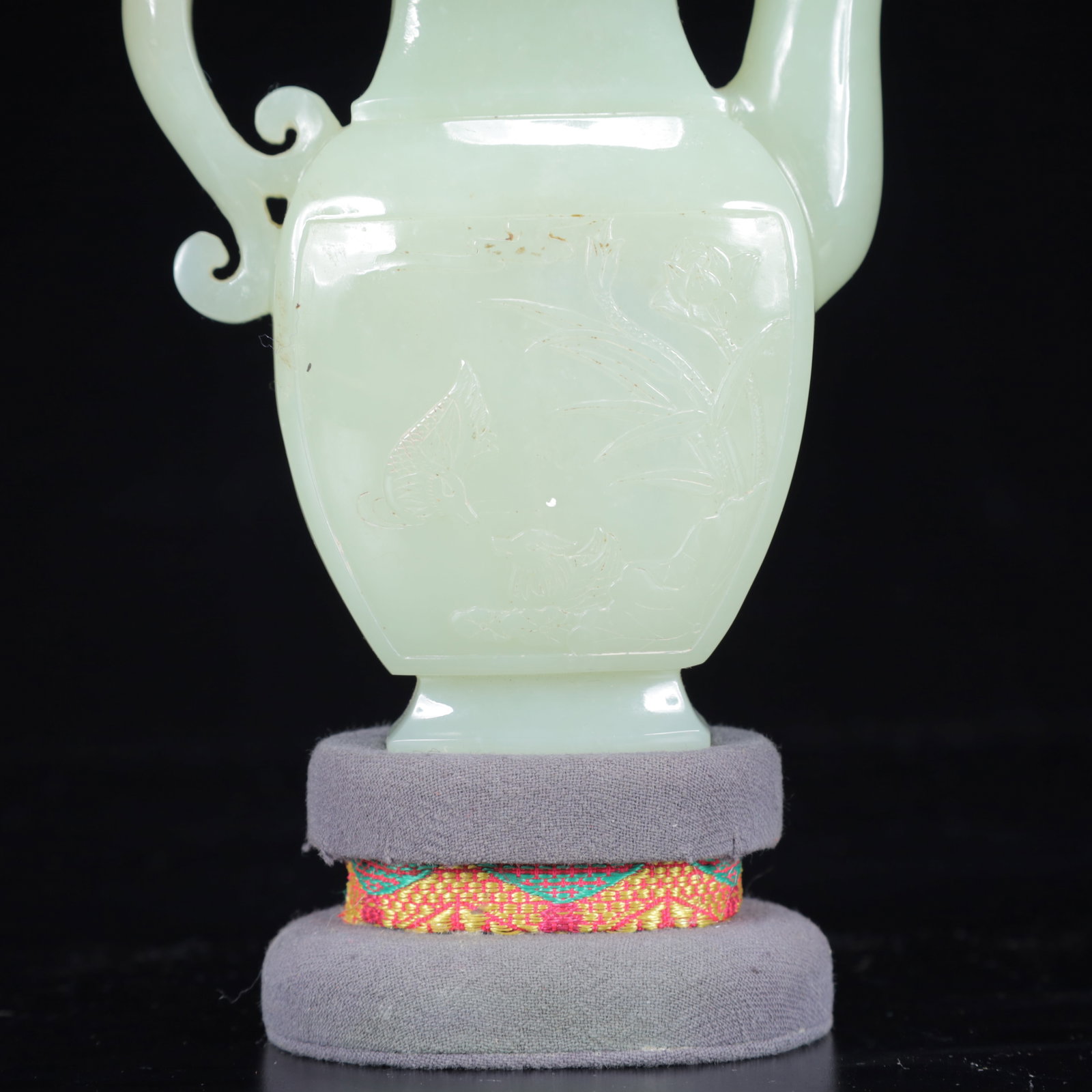 An Exquisite White Jade Flower Pattern Ewer - 10