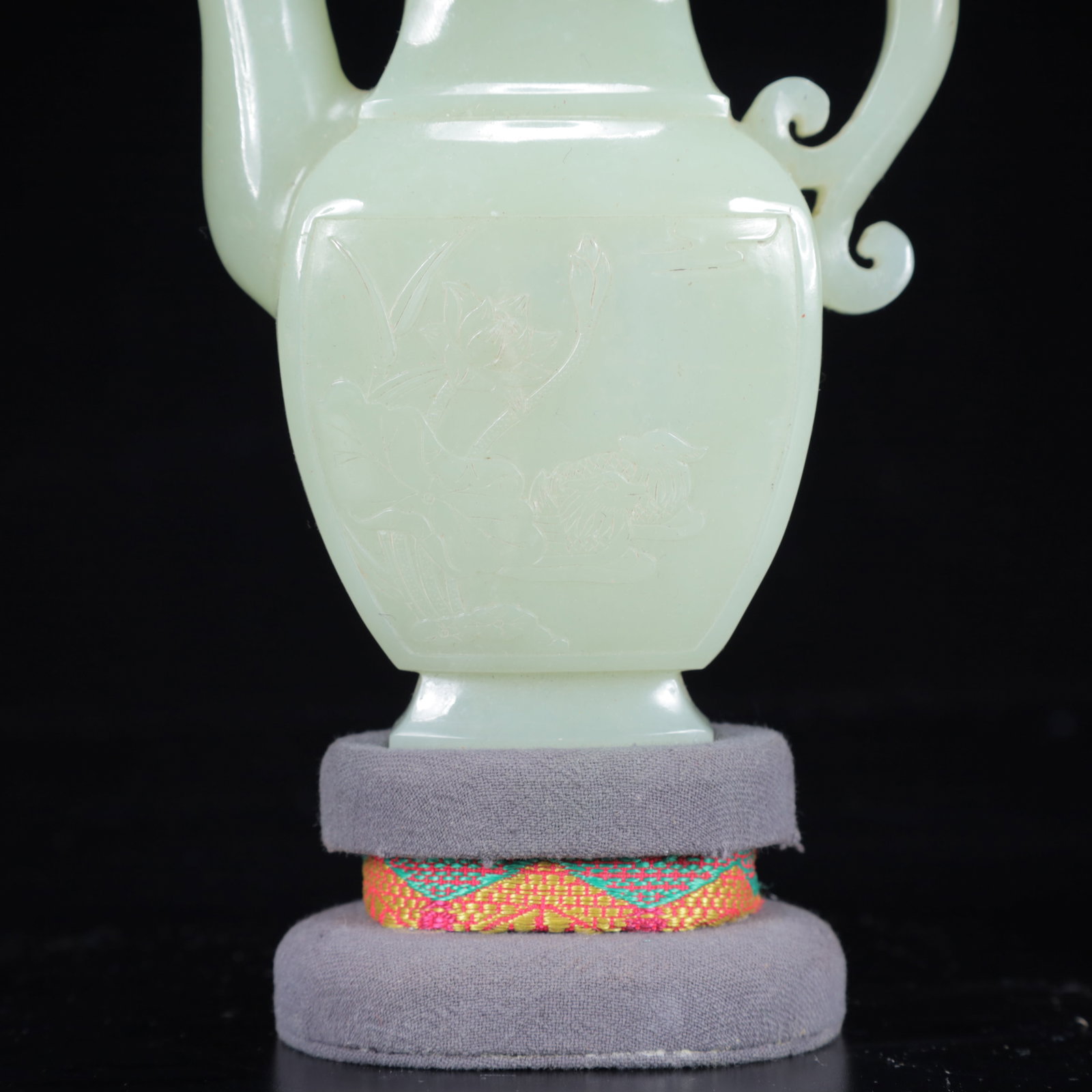 An Exquisite White Jade Flower Pattern Ewer - 4