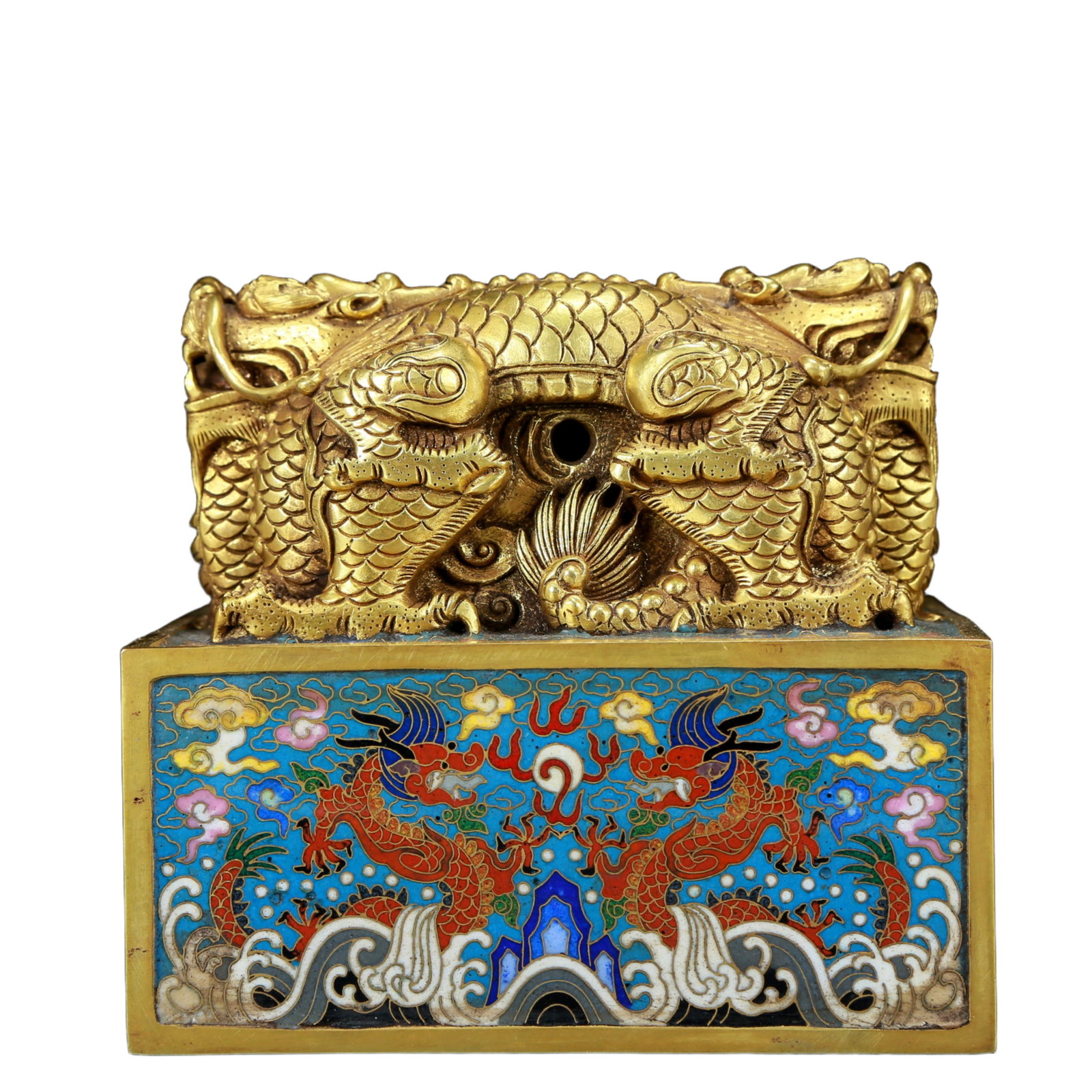 A Fine Cloisonne Dragon Pattern Seal: A Fine Cloisonne Dragon Pattern Seal，Qing Dynasty, China，Mark of Qianlong，Size:5.7inx5.1in，Weight:3.20kg