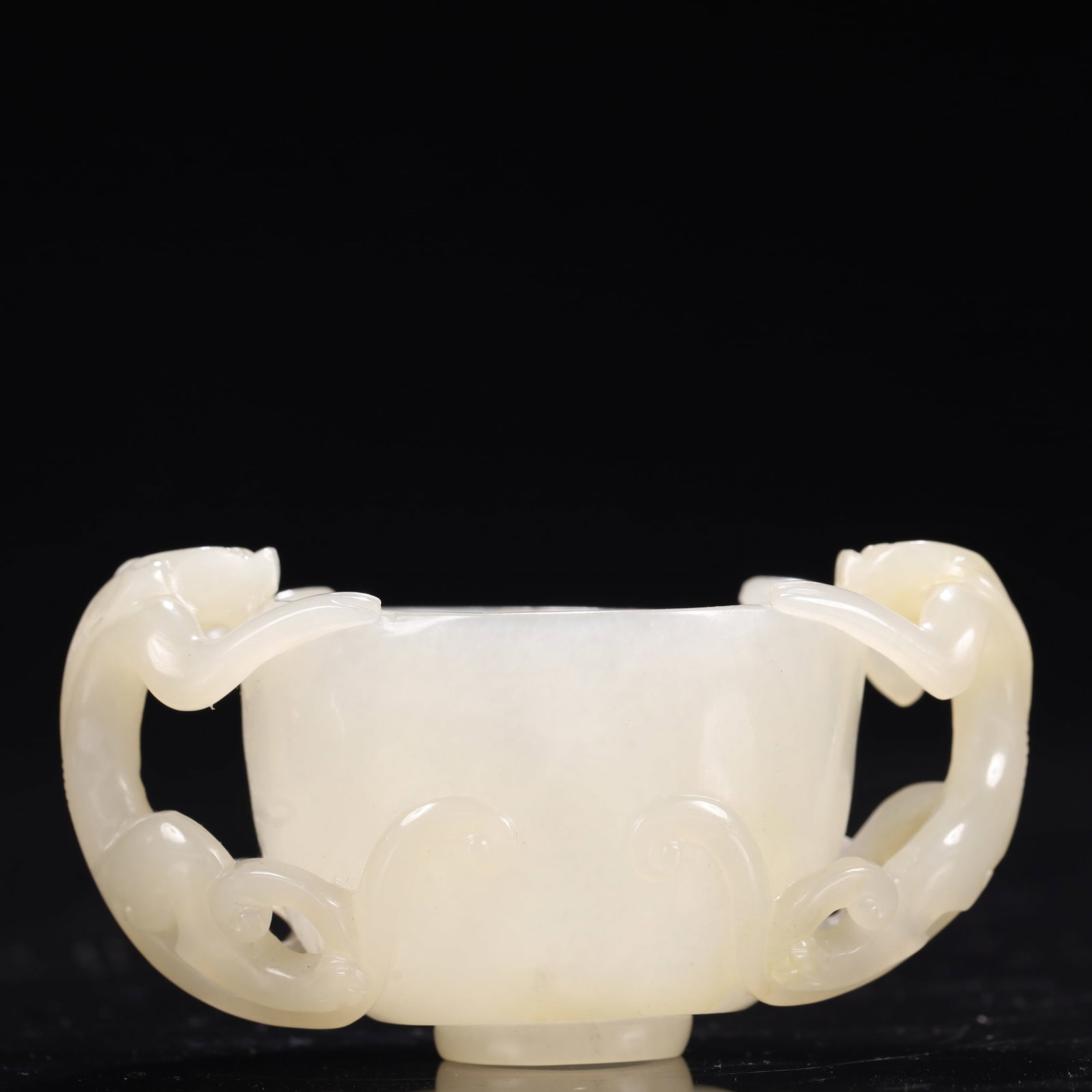 An Exquisite White Jade Dragon-Ears Cup: An Exquisite White Jade Dragon-Ears Cup,Qing Dynasty, China,Size:3.5inx2inx1.5in,Weight:100g 白玉龙耳杯,中国清代
