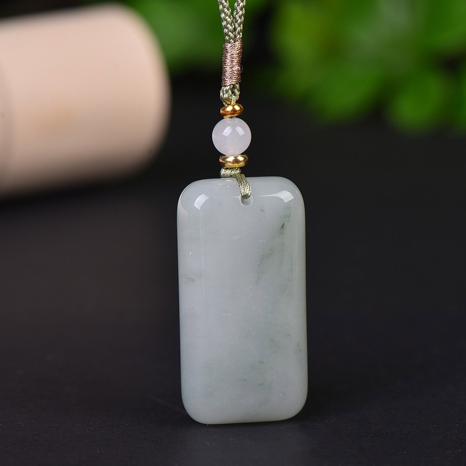 An Exquisite Jadeite Pendant - 2