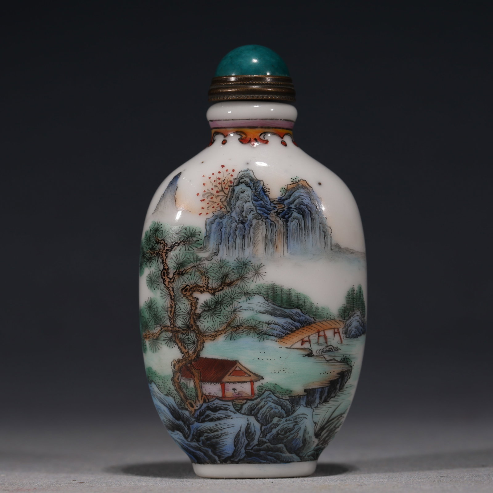 An Exquisite Famille-Rose Landscape Pine Dwelling Pattern Snuff Bottle: An Exquisite Famille-Rose Landscape Pine Dwelling Pattern Snuff Bottle,Qing Dynasty, China,Kangxi Mark,Size:1.6in×1in×3.1in