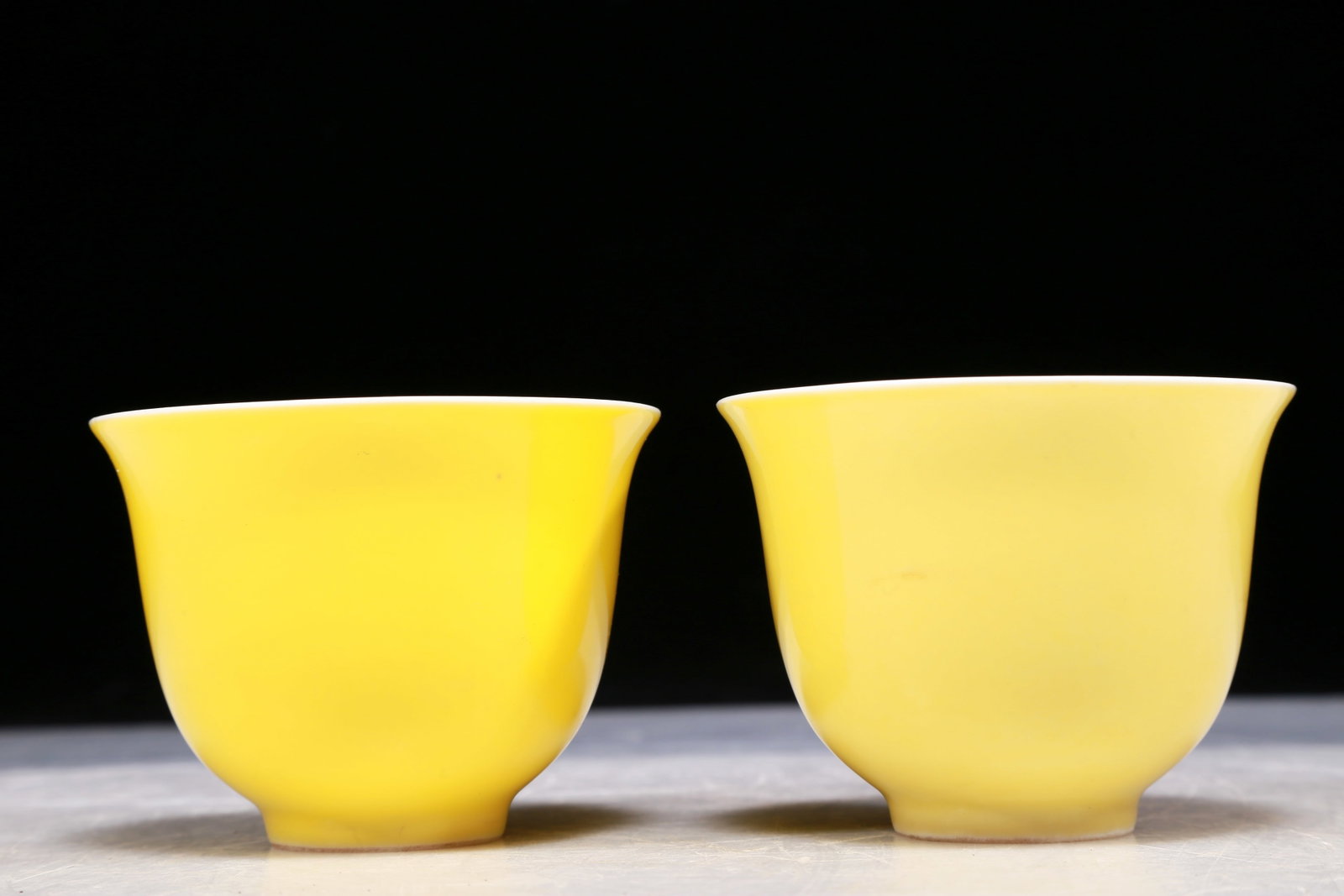 A Fabulous Pair Of Yellow-Glazed Cups: A Fabulous Pair Of Yellow-Glazed Cups. Chinese Qing Dynasty. Yongzheng Four-Character Mark. Size:3.5inx2.6in. Weight:245g. ?? ???? ?????