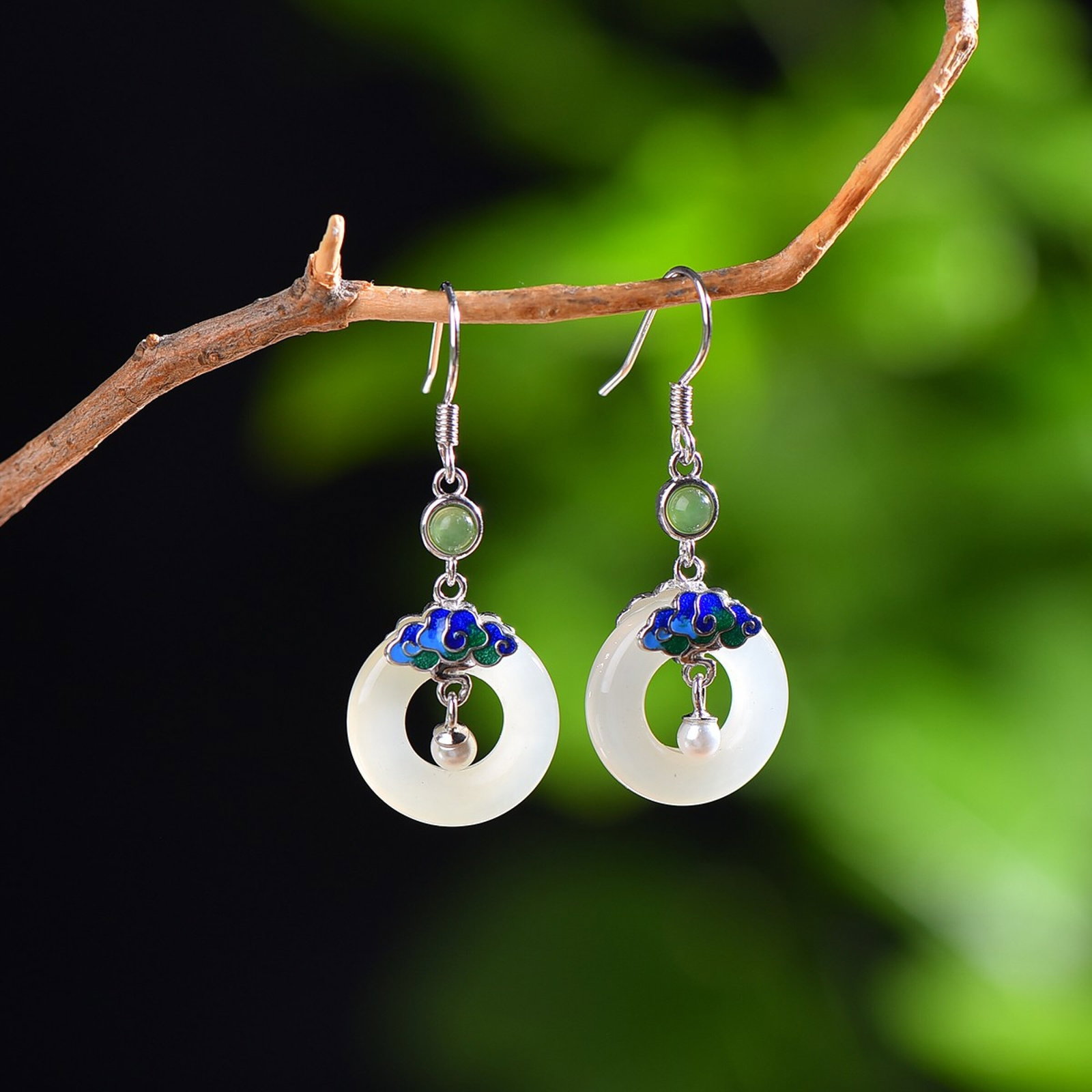 A Pair of Exquisite Sterling Silver Inlaid White Jade Enamel Earrings: A Pair of Exquisite Sterling Silver Inlaid White Jade Enamel Earrings,Size:15mmx15mm 一对纯银镶白玉珐琅耳环