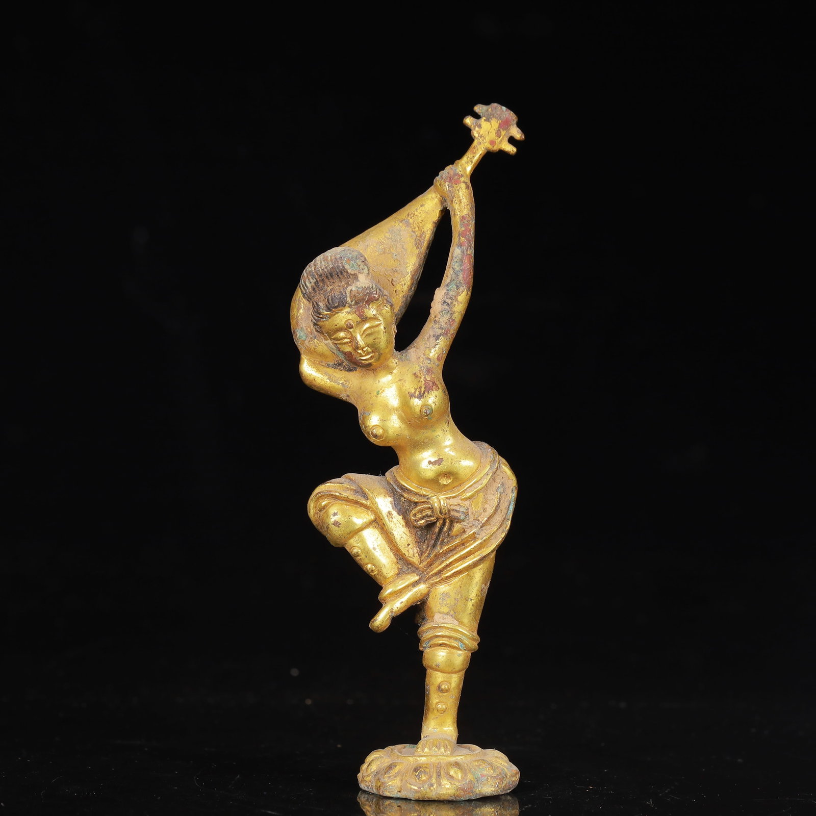 An Exquisite Gilt Bronze Figure Ornament: An Exquisite Gilt Bronze Figure Ornament,Qing Dynasty,China,Size:1.6inx1.2inx5.1in,Weight:187g 铜鎏金人物摆件,中国清代