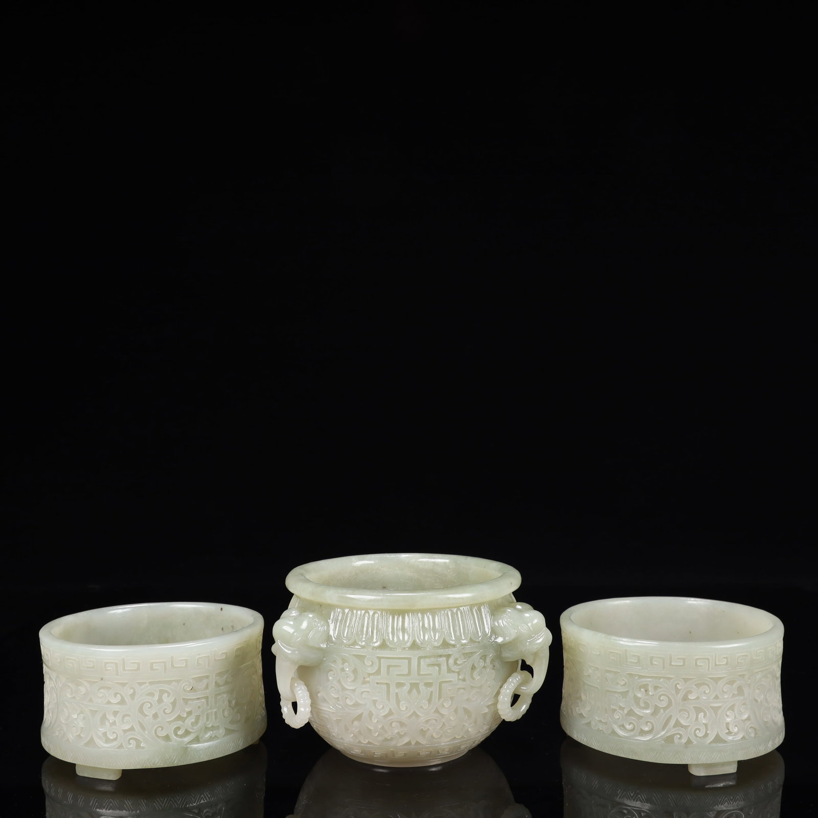 A Set of Fine White Jade Flower Pattern Ornaments: A Set of Fine White Jade Flower Pattern Ornaments,Qing Dynasty, China,Qianlong Four-character Mark,Size:(香炉)5.1inx3.1in,3.9inx2.2in,Weight:1550g 一套白玉花&